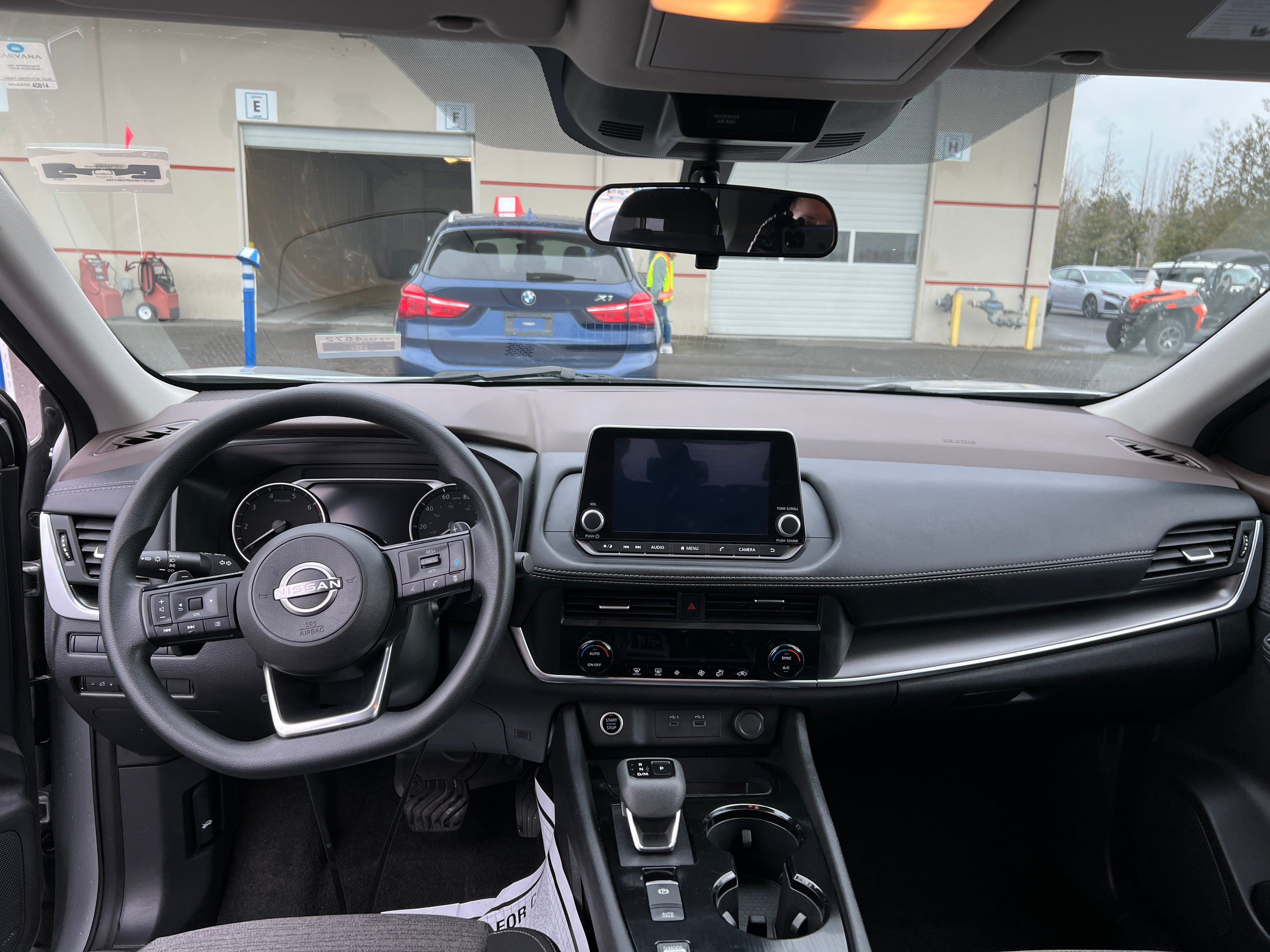 2023 Nissan Rogue SV 3