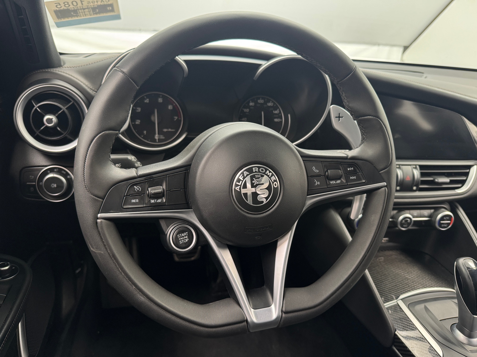 Thumbnail: 2019 Alfa Romeo Giulia - 4