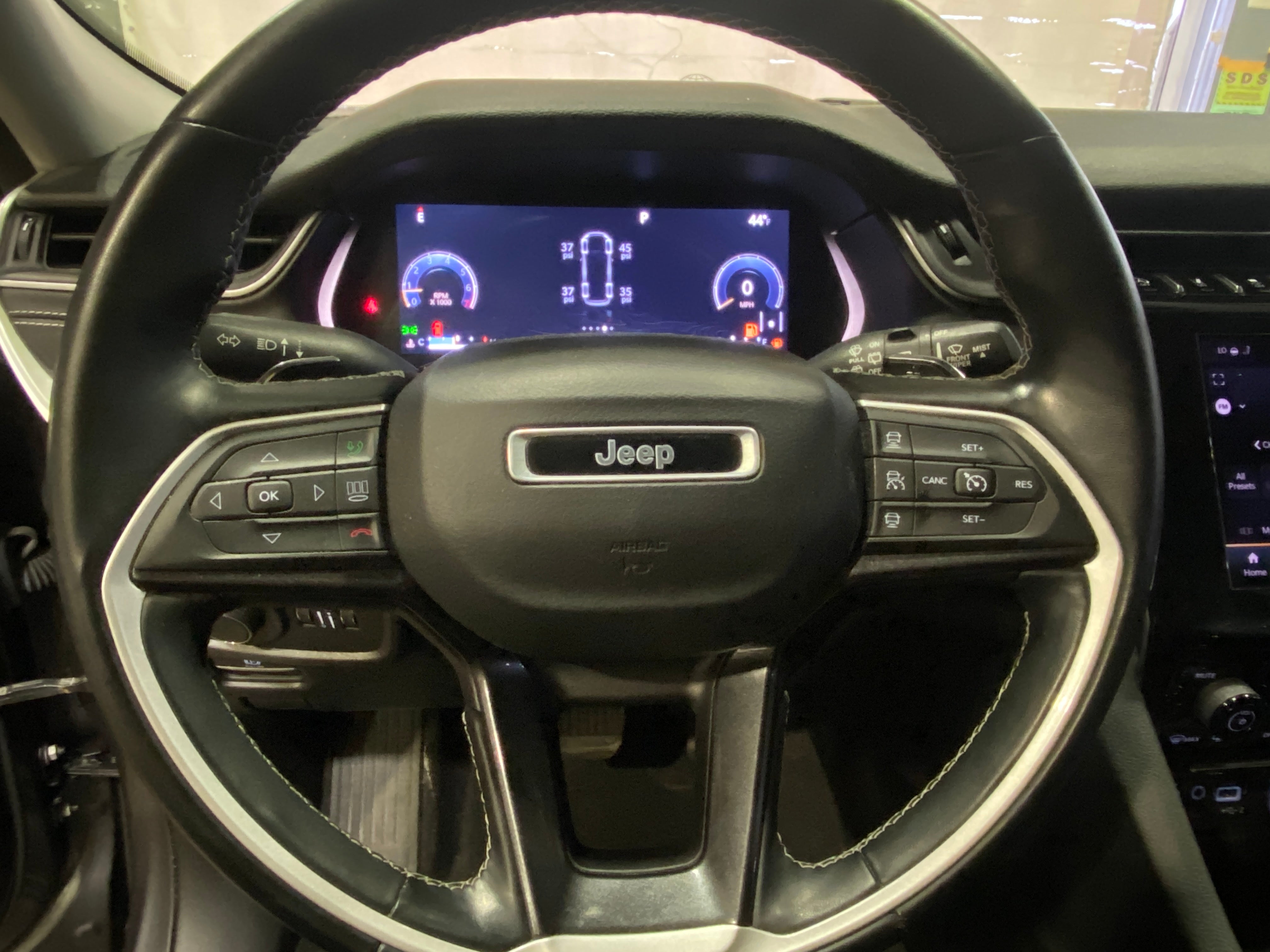 2021 Jeep Grand Cherokee L Laredo 5