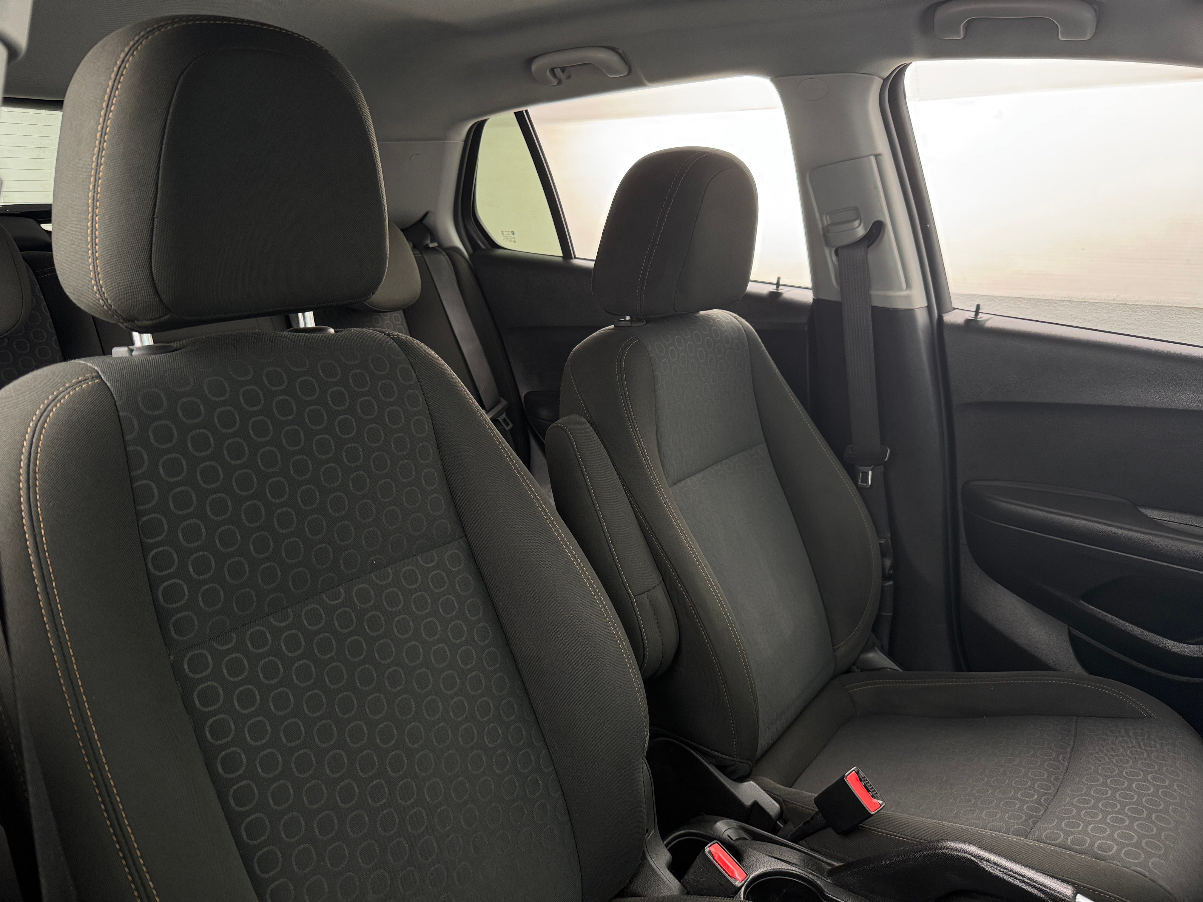2020 Chevrolet Trax LS 2
