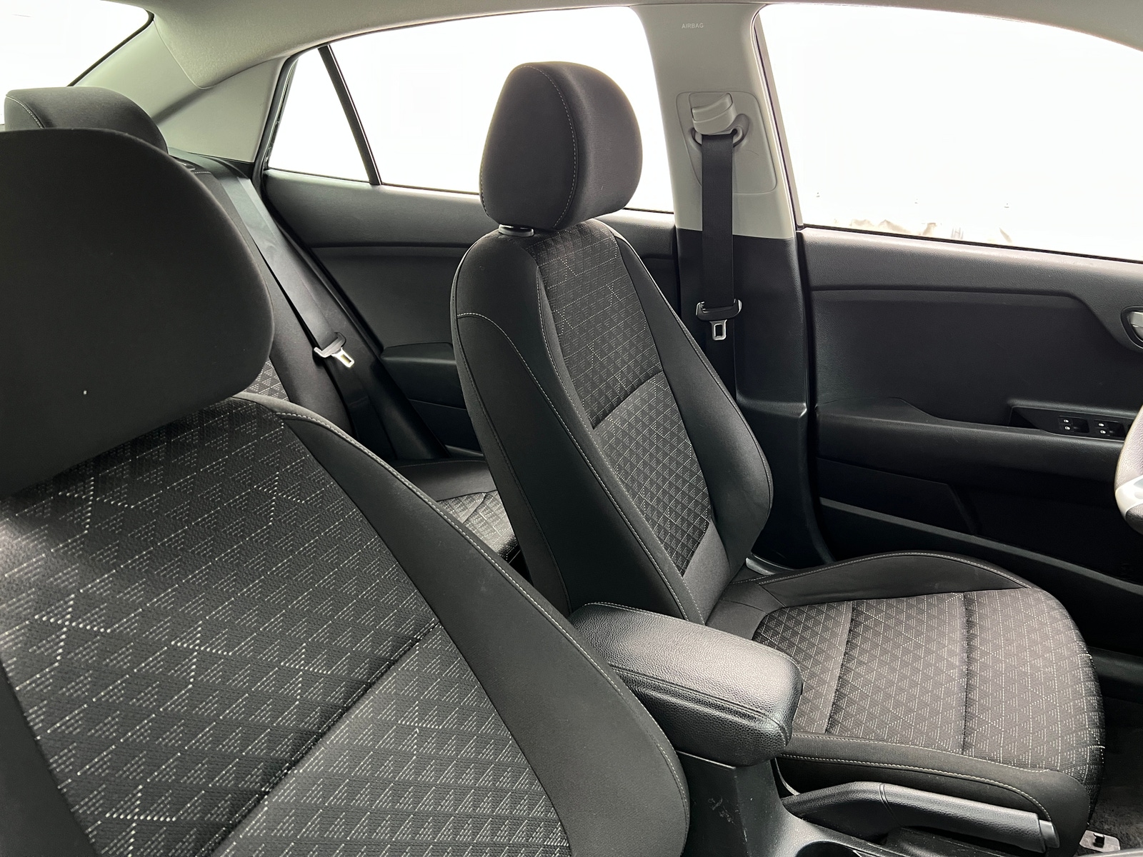 Thumbnail: 2020 Kia Rio - 2