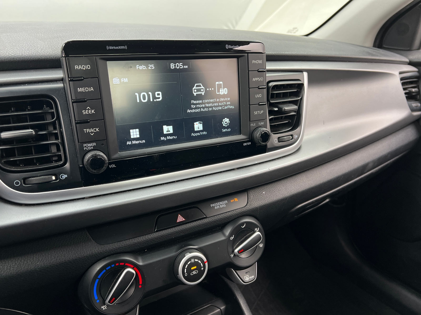 Thumbnail: 2020 Kia Rio - 4