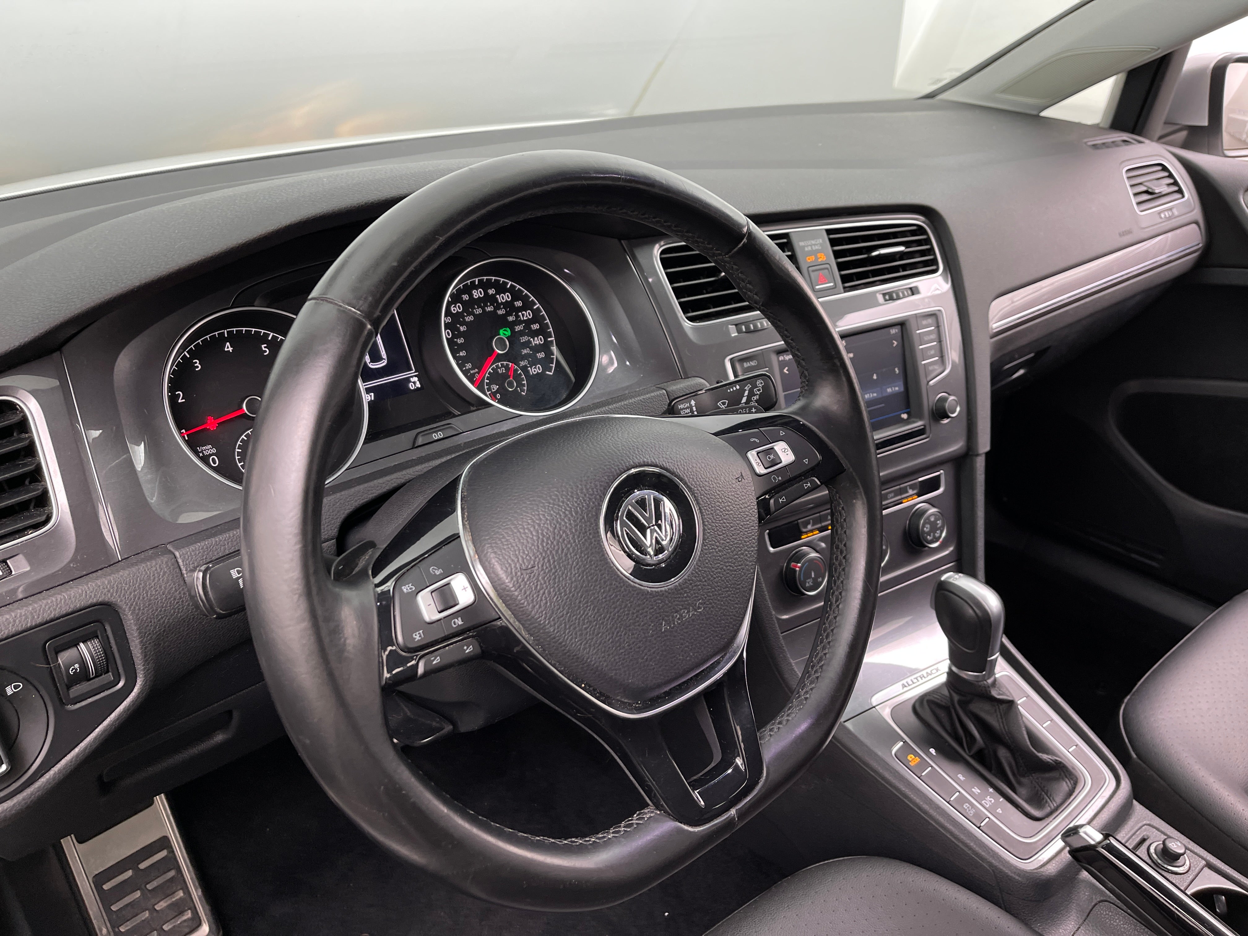 2017 Volkswagen Golf Alltrack S 2