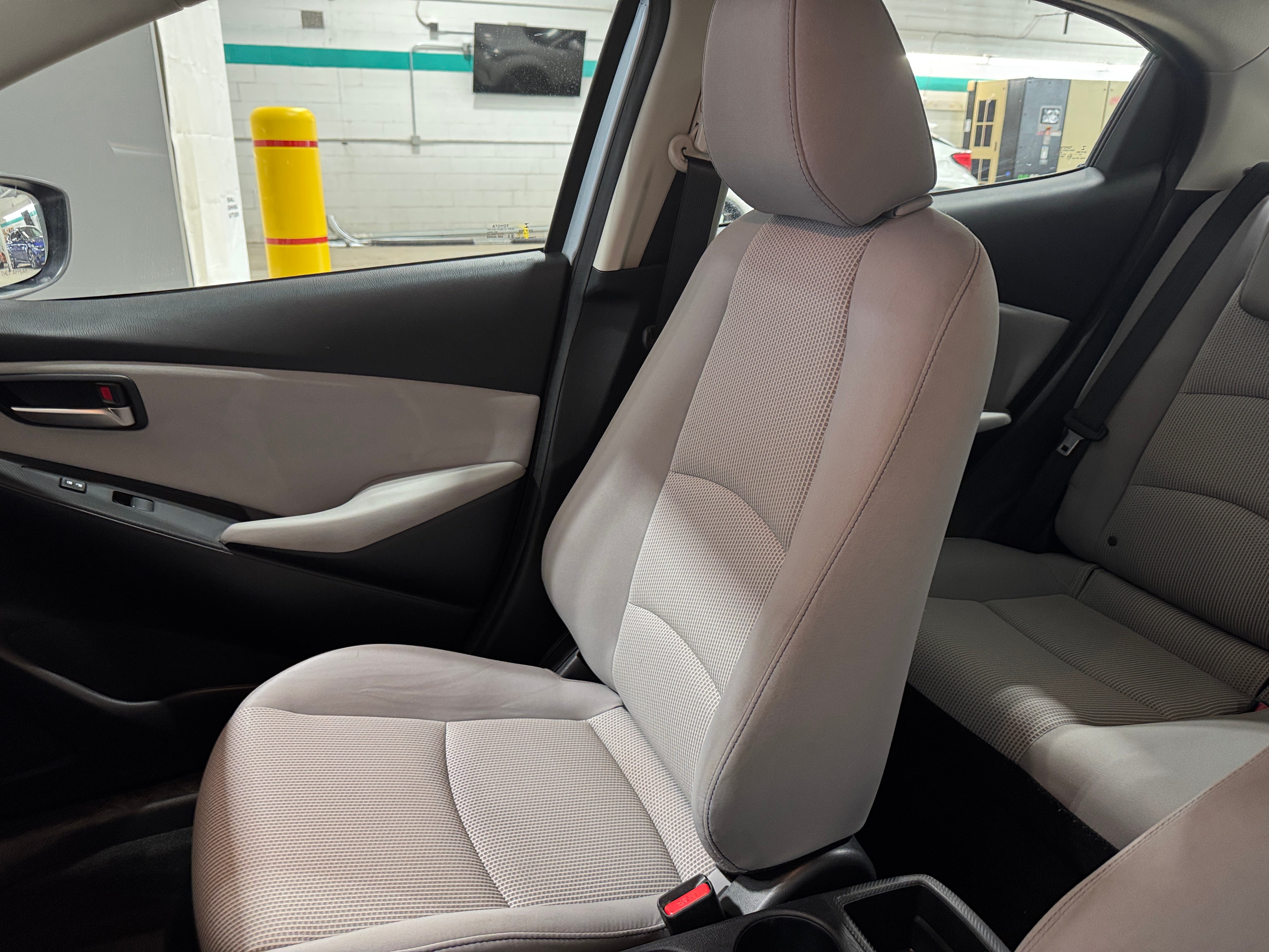 2019 Toyota Yaris LE 2