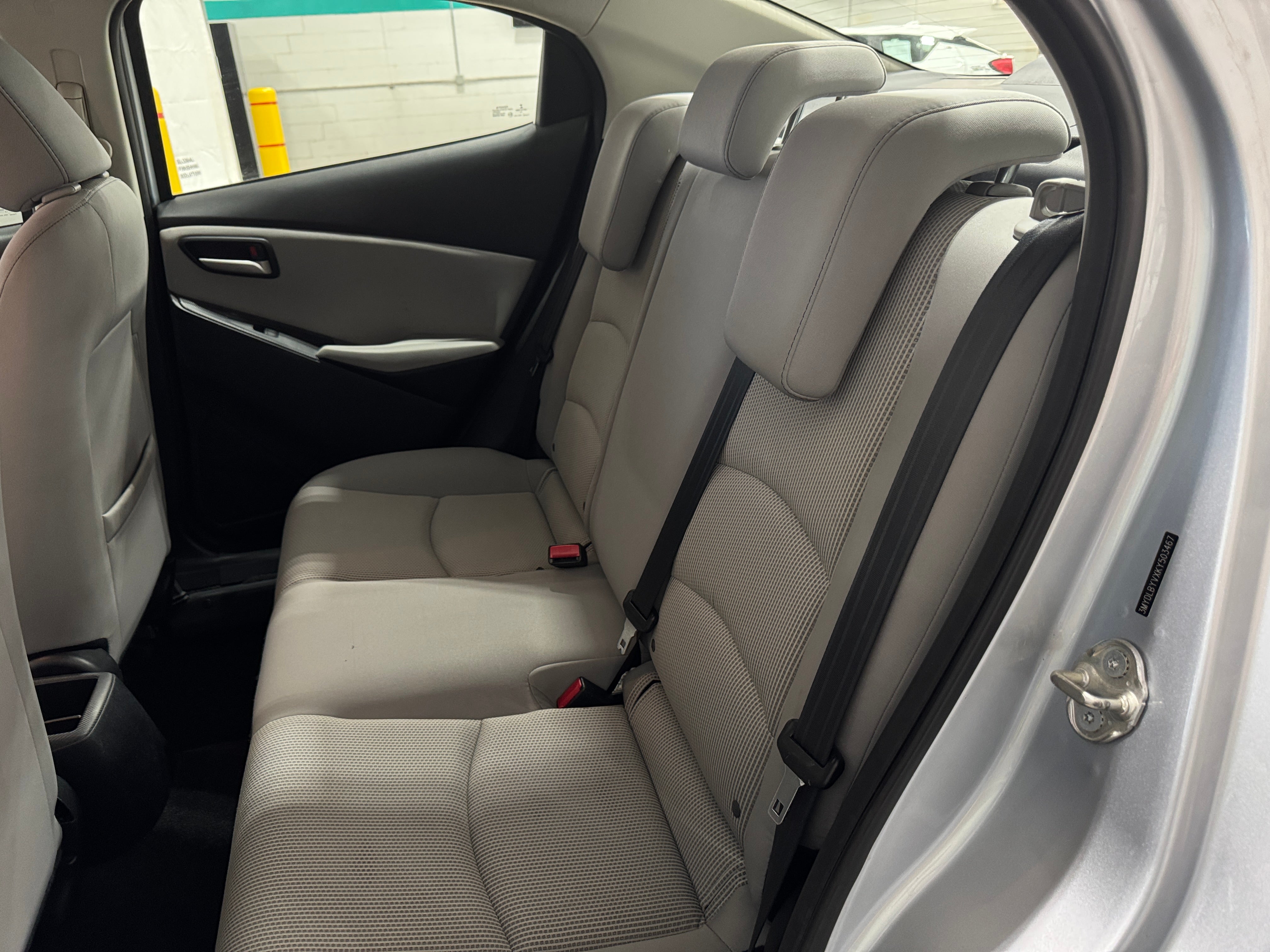 2019 Toyota Yaris LE 6