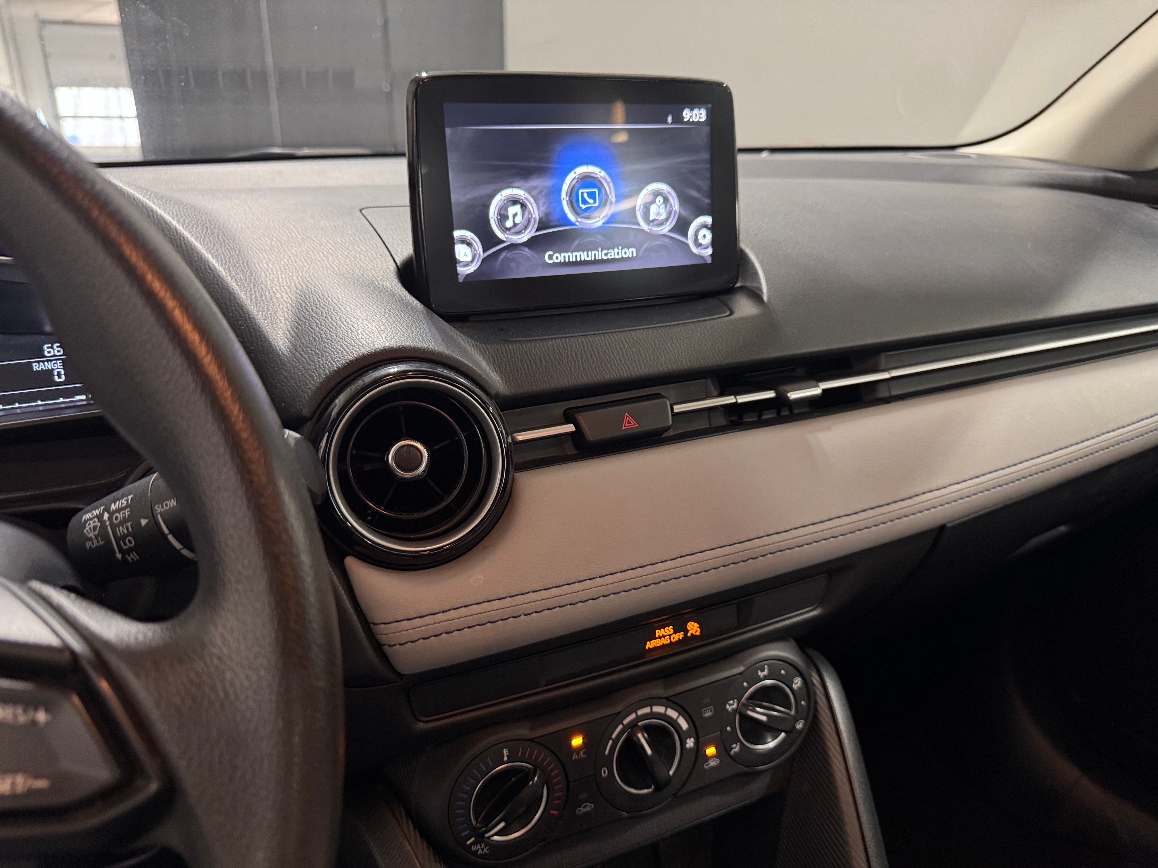 2019 Toyota Yaris LE 4