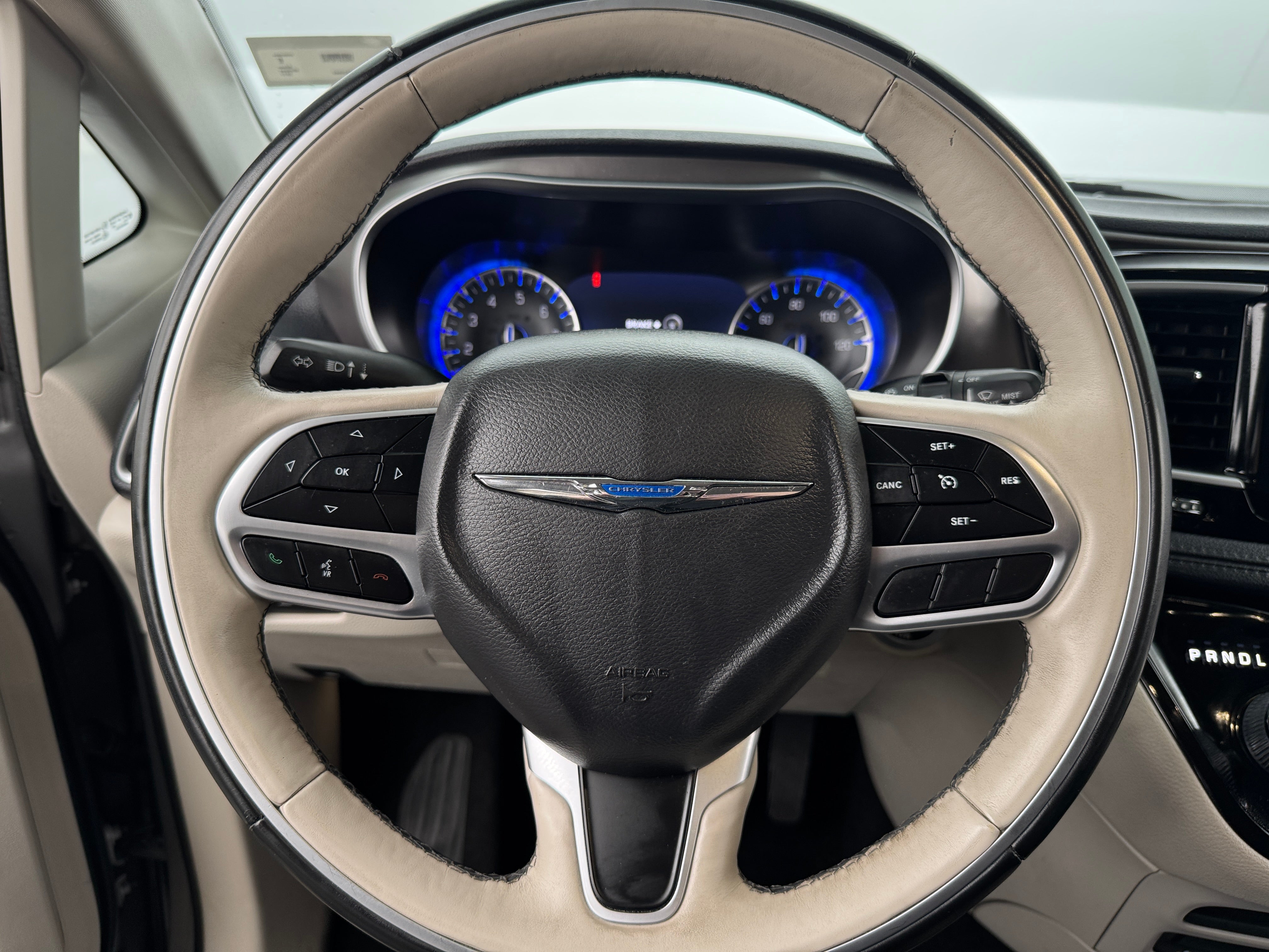 2017 Chrysler Pacifica Limited 4