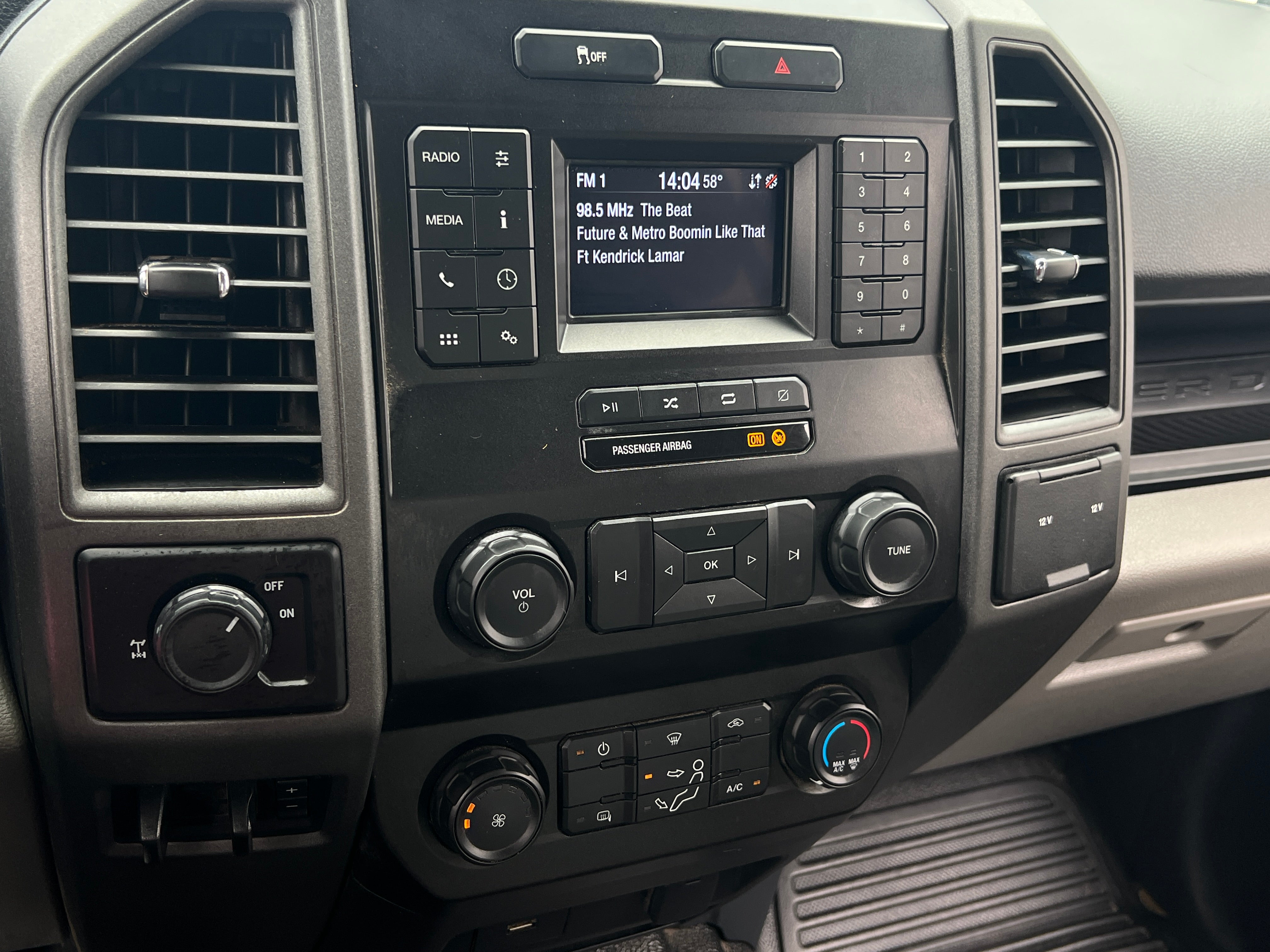 2022 Ford Econoline E-250 4