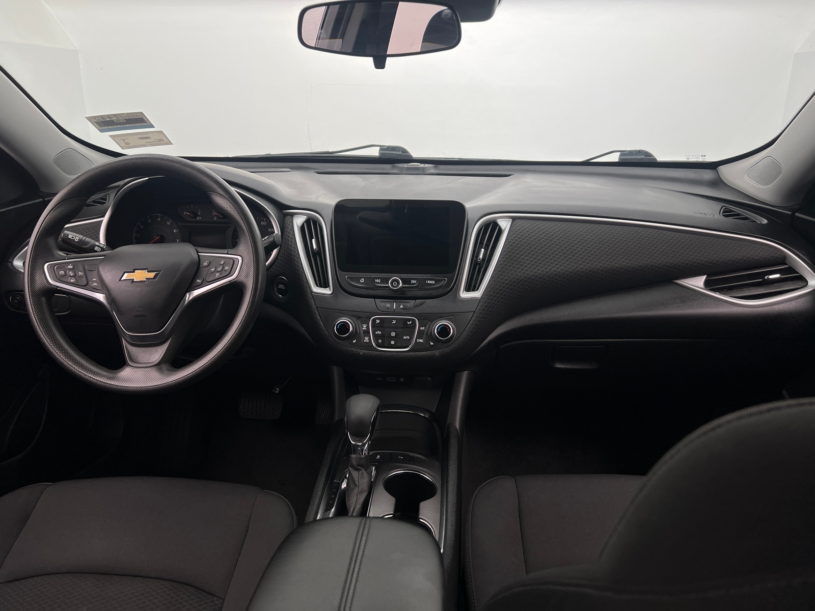 Thumbnail: 2023 Chevrolet Malibu - 3
