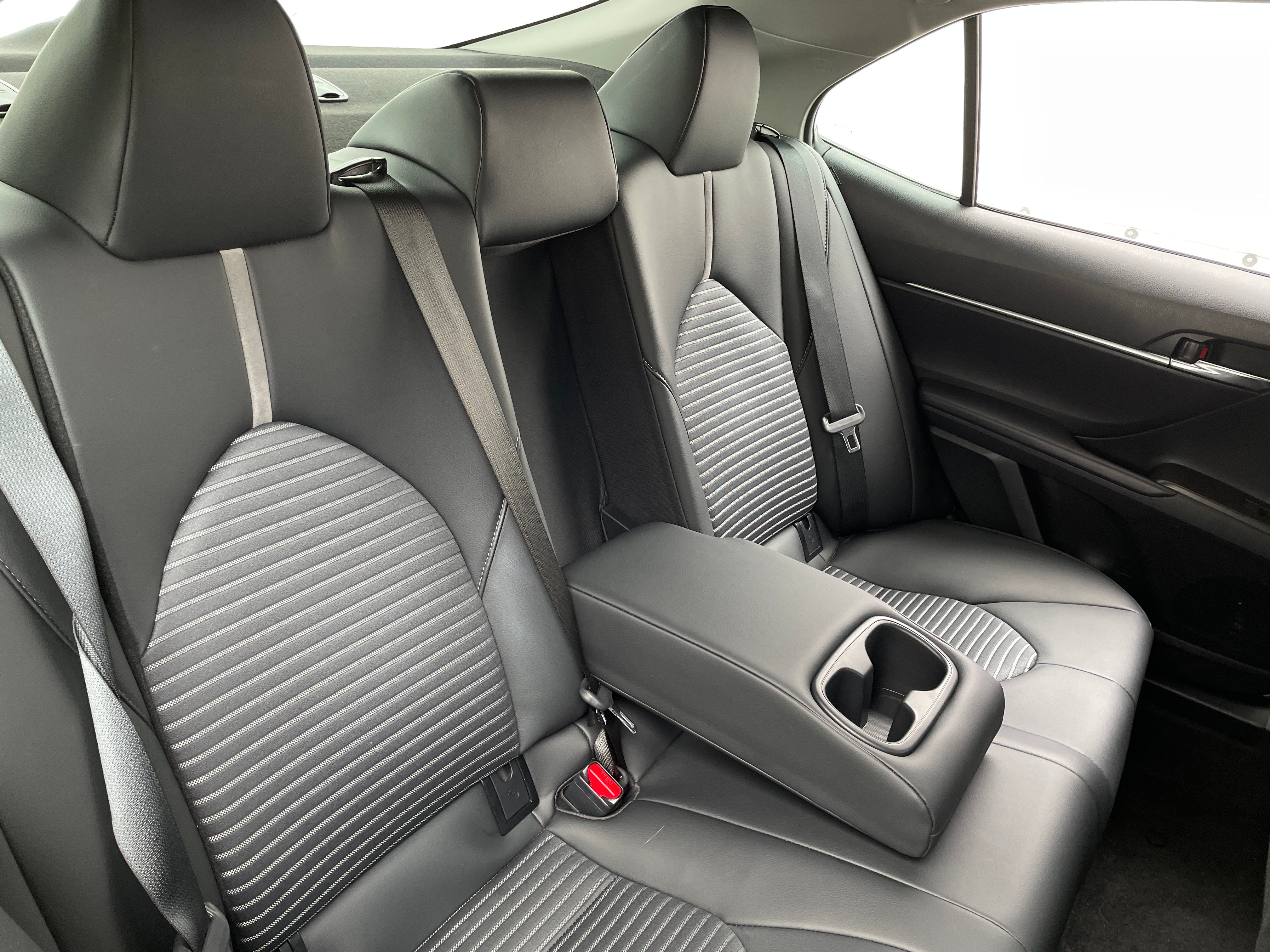 2024 Toyota Camry SE 6
