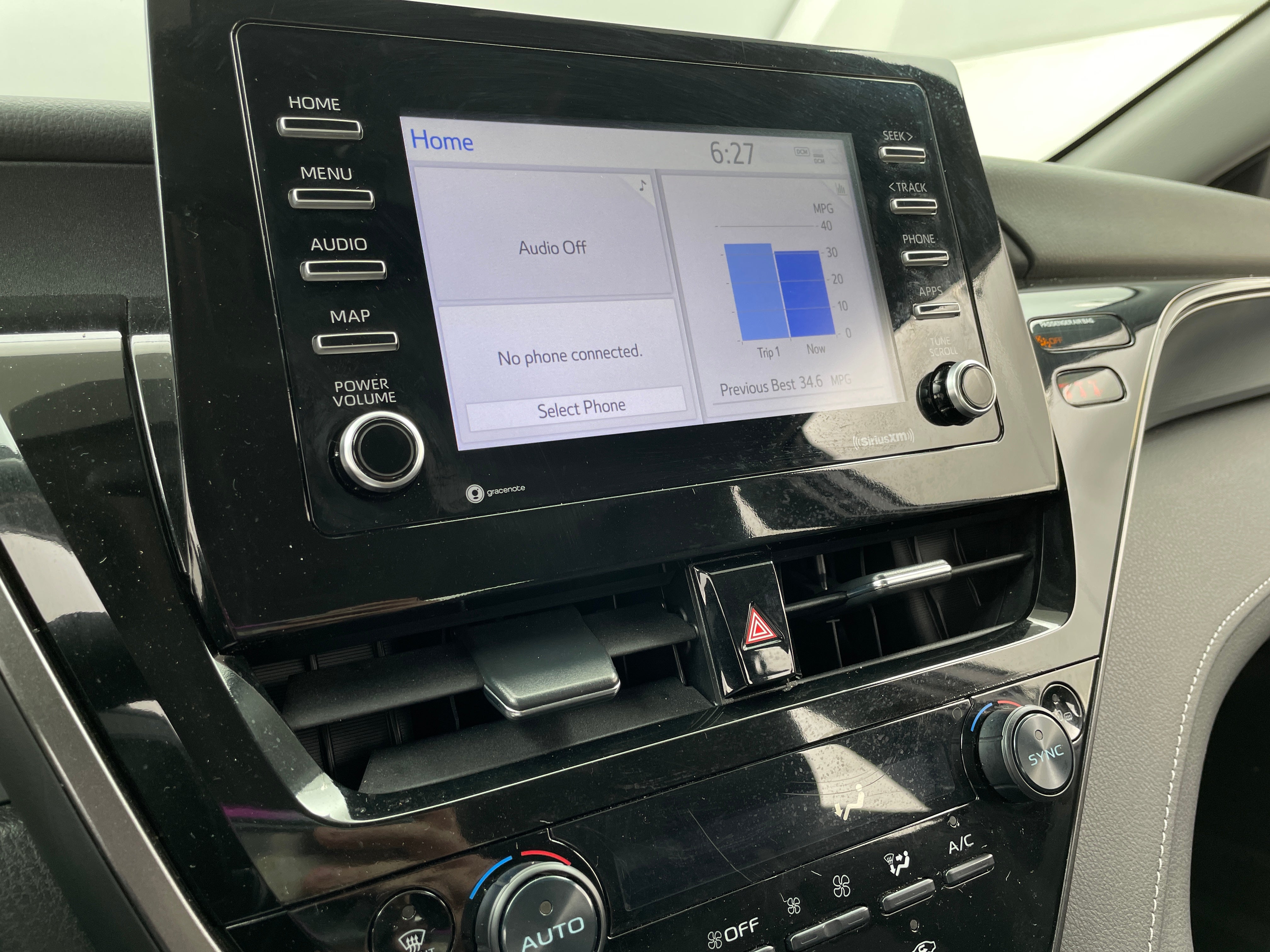 2024 Toyota Camry SE 4