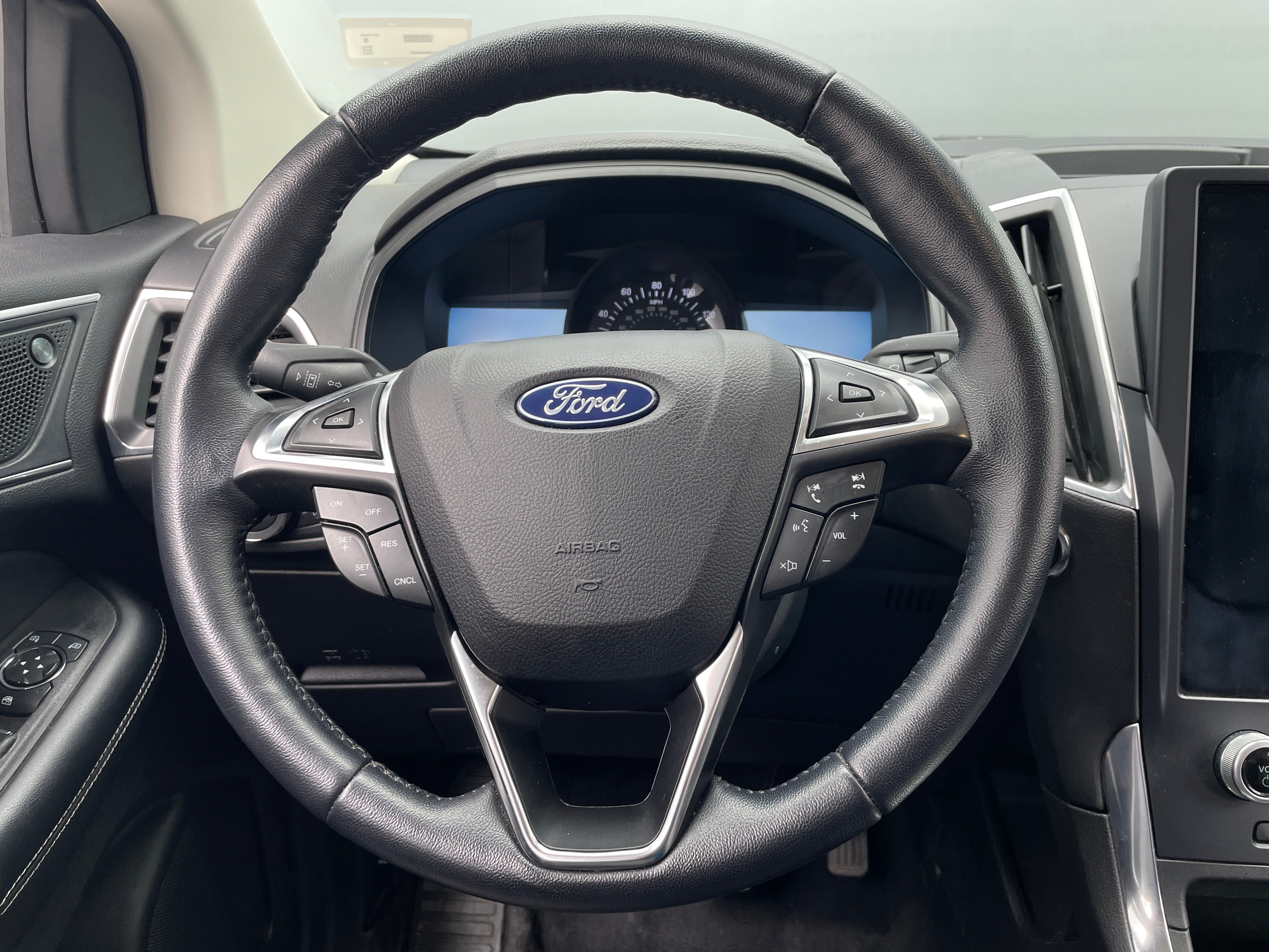 2022 Ford Edge Titanium 4