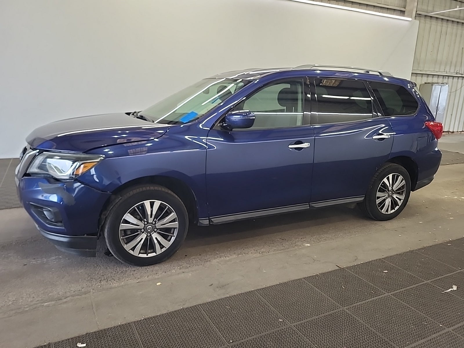 2020 Nissan Pathfinder SV