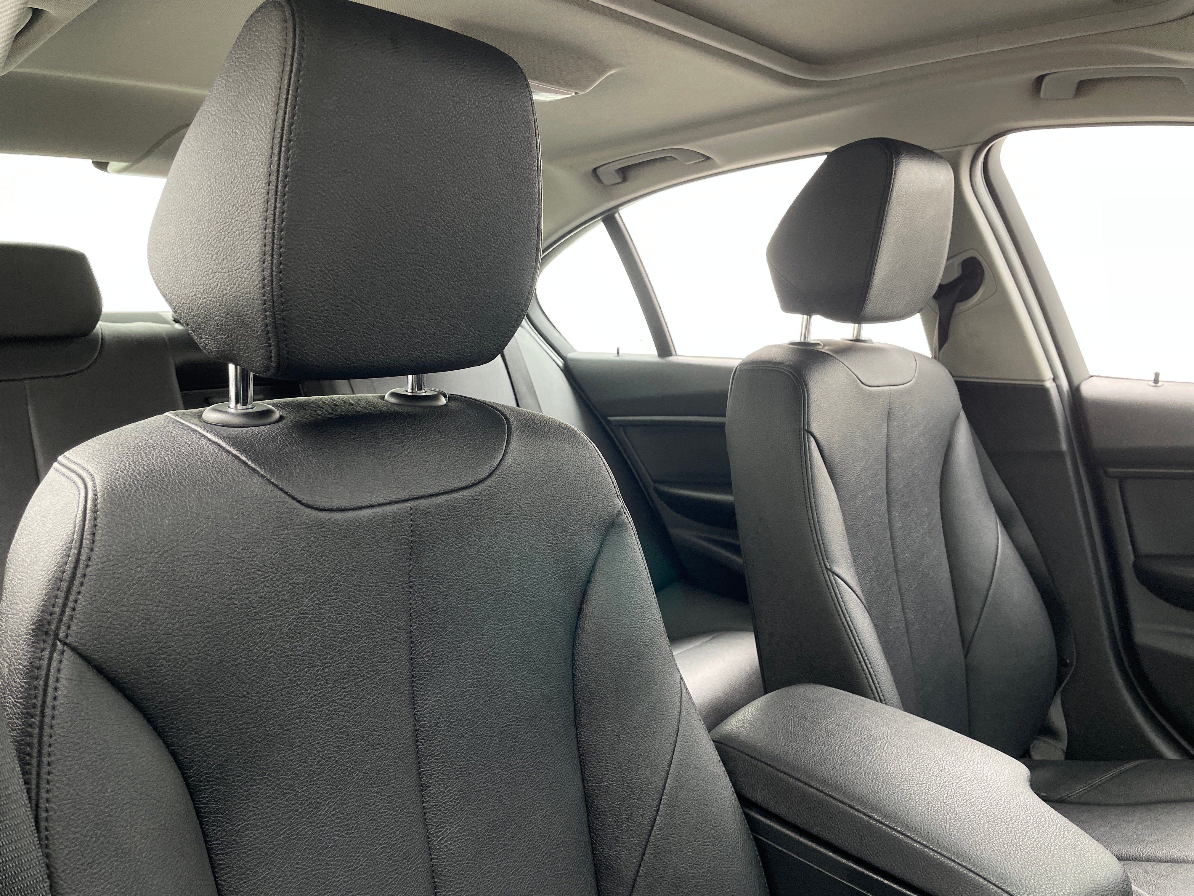 2016 BMW 3 Series 320i xDrive 2