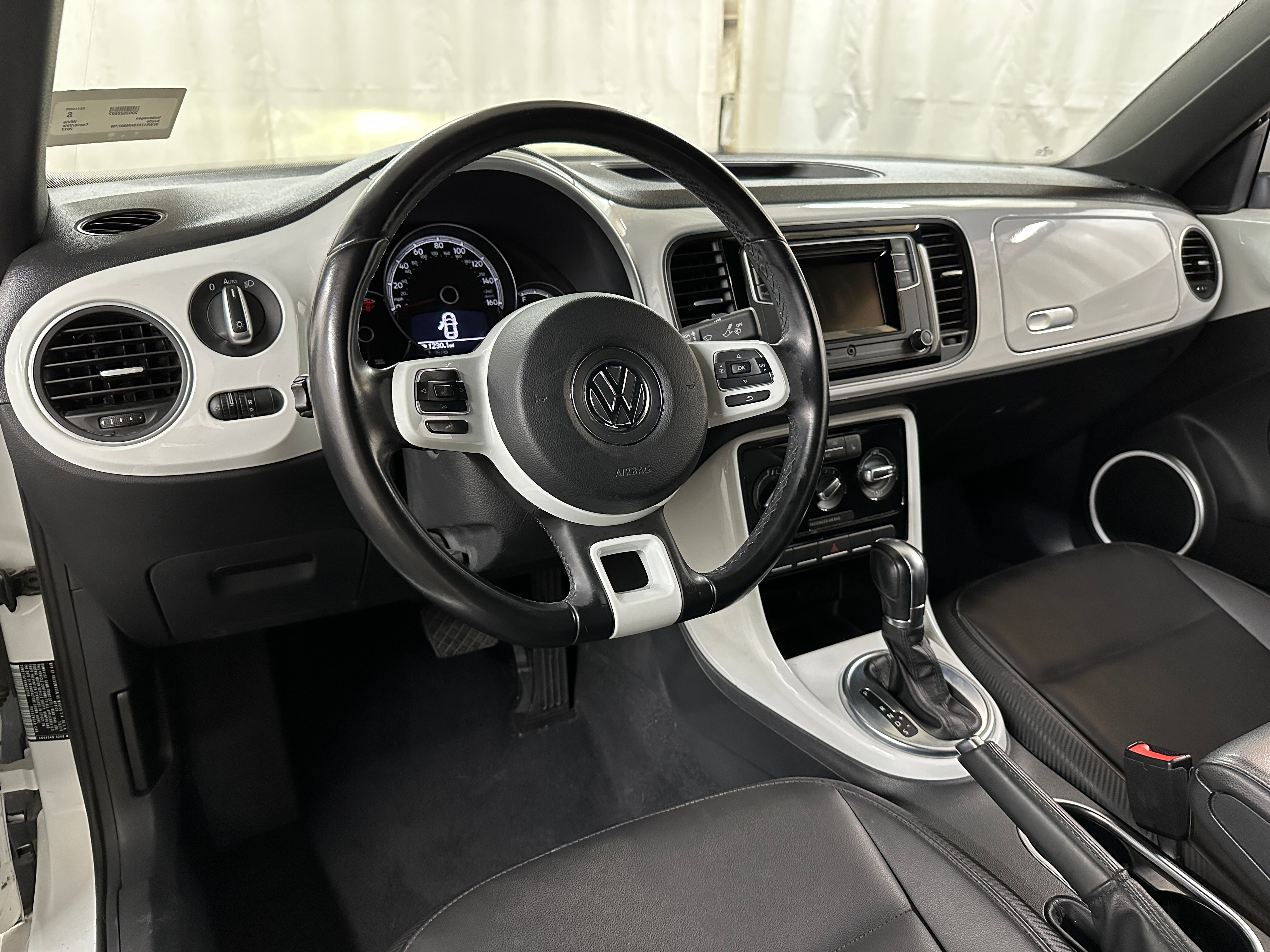 2017 Volkswagen Beetle S 3