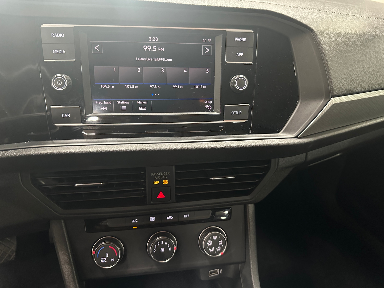 Thumbnail: 2019 Volkswagen Jetta - 4