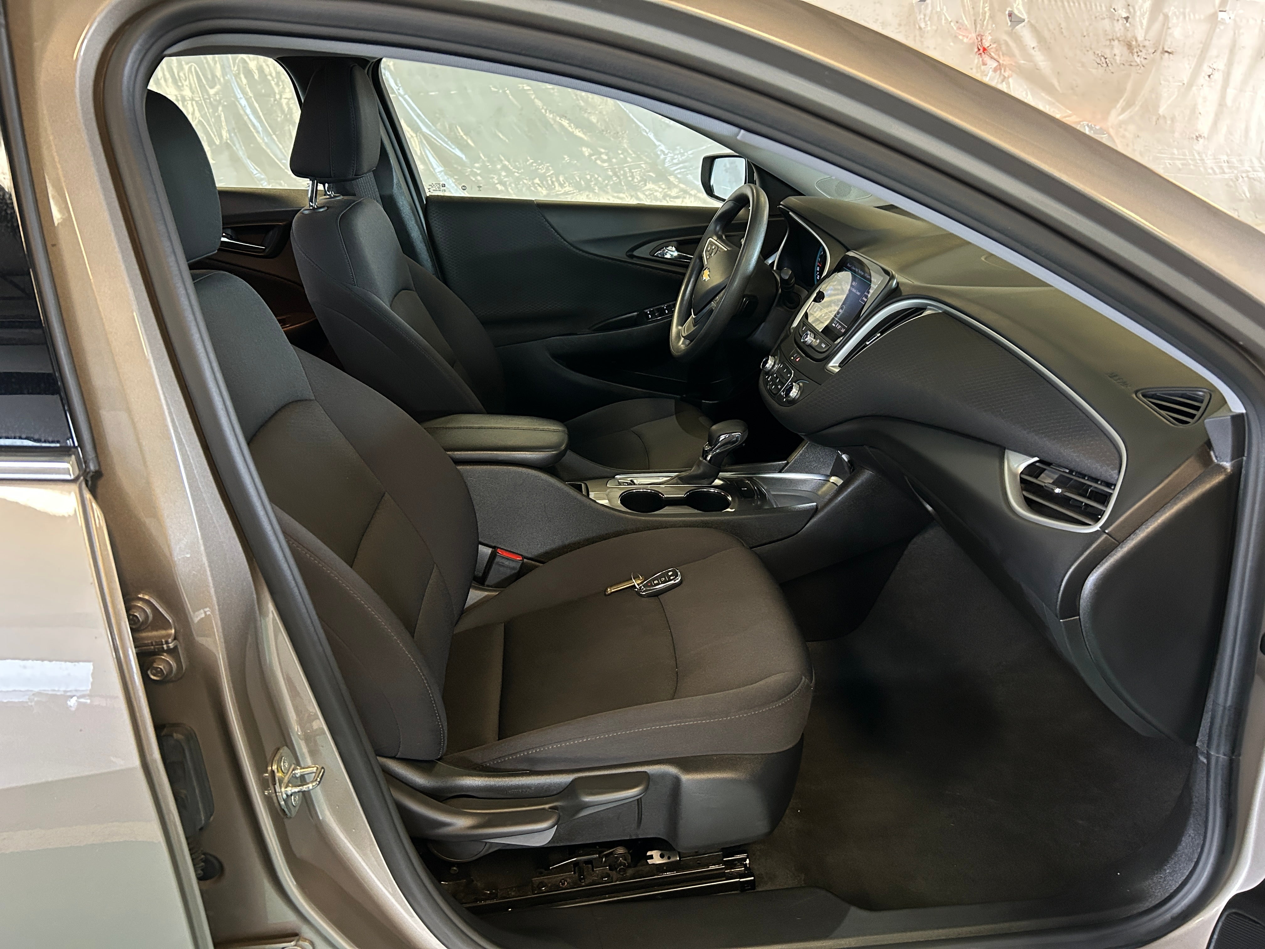 2022 Chevrolet Malibu LT 2