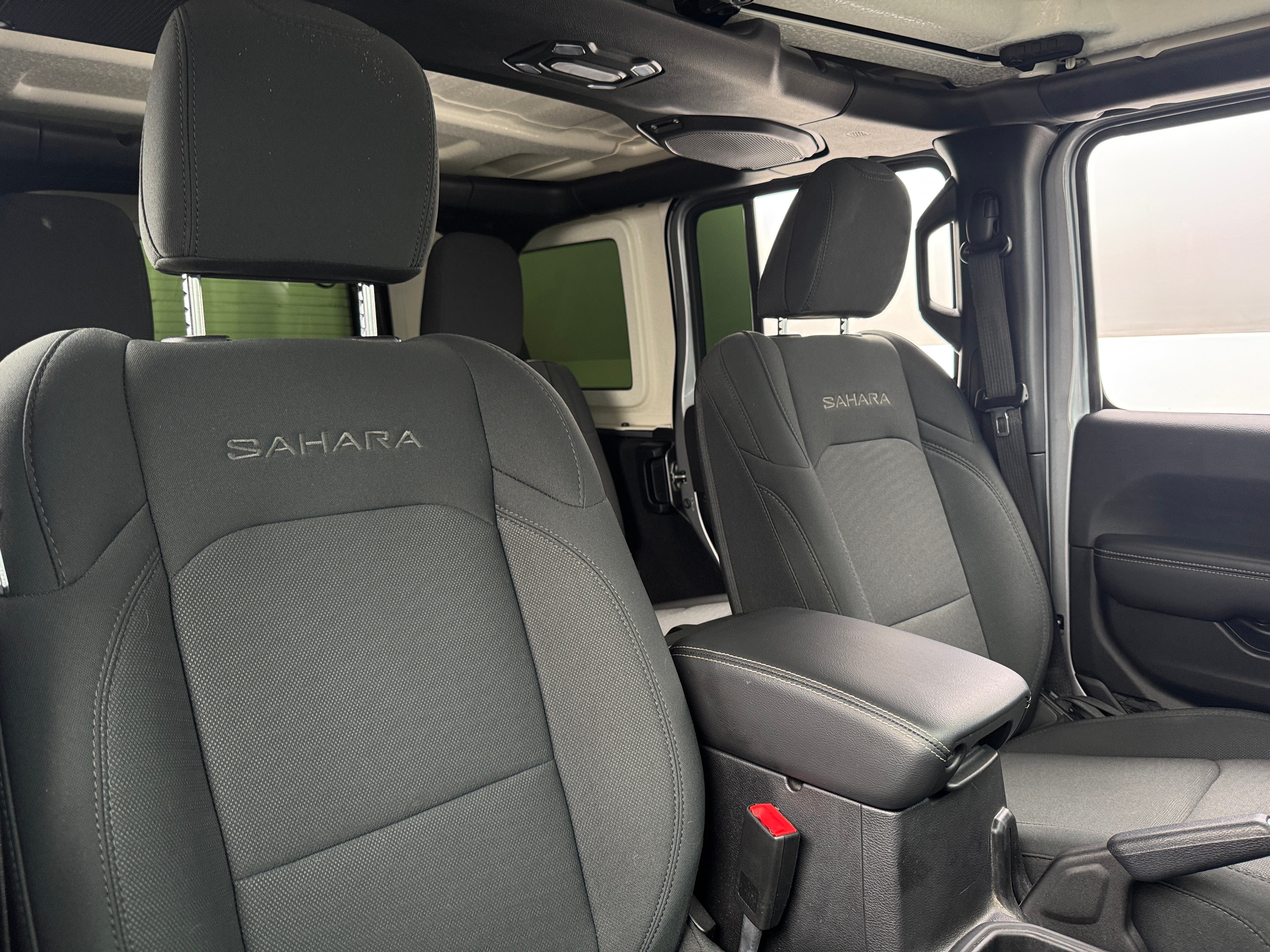 2020 Jeep Wrangler Unlimited Sahara 2