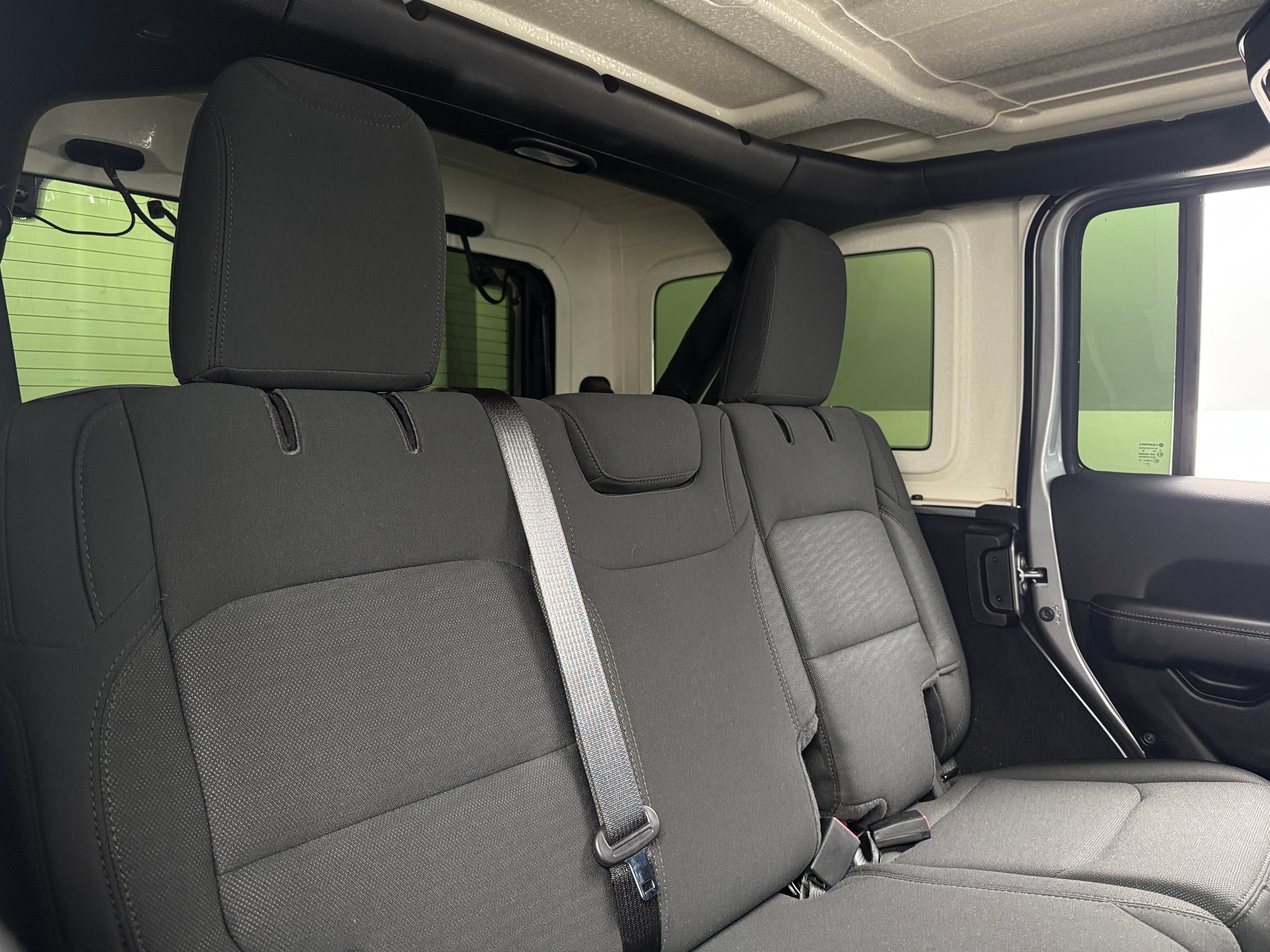 2020 Jeep Wrangler Unlimited Sahara 6