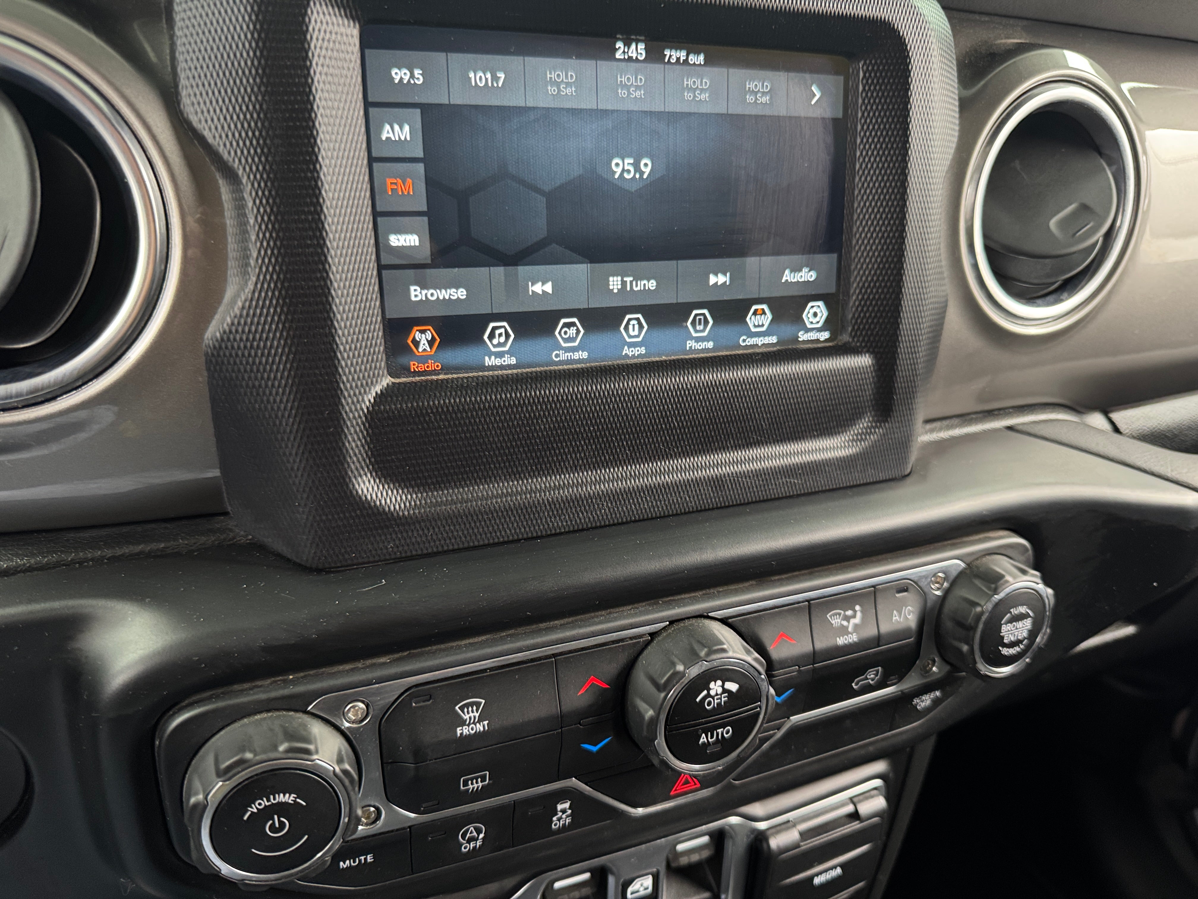 2020 Jeep Wrangler Unlimited Sahara 4