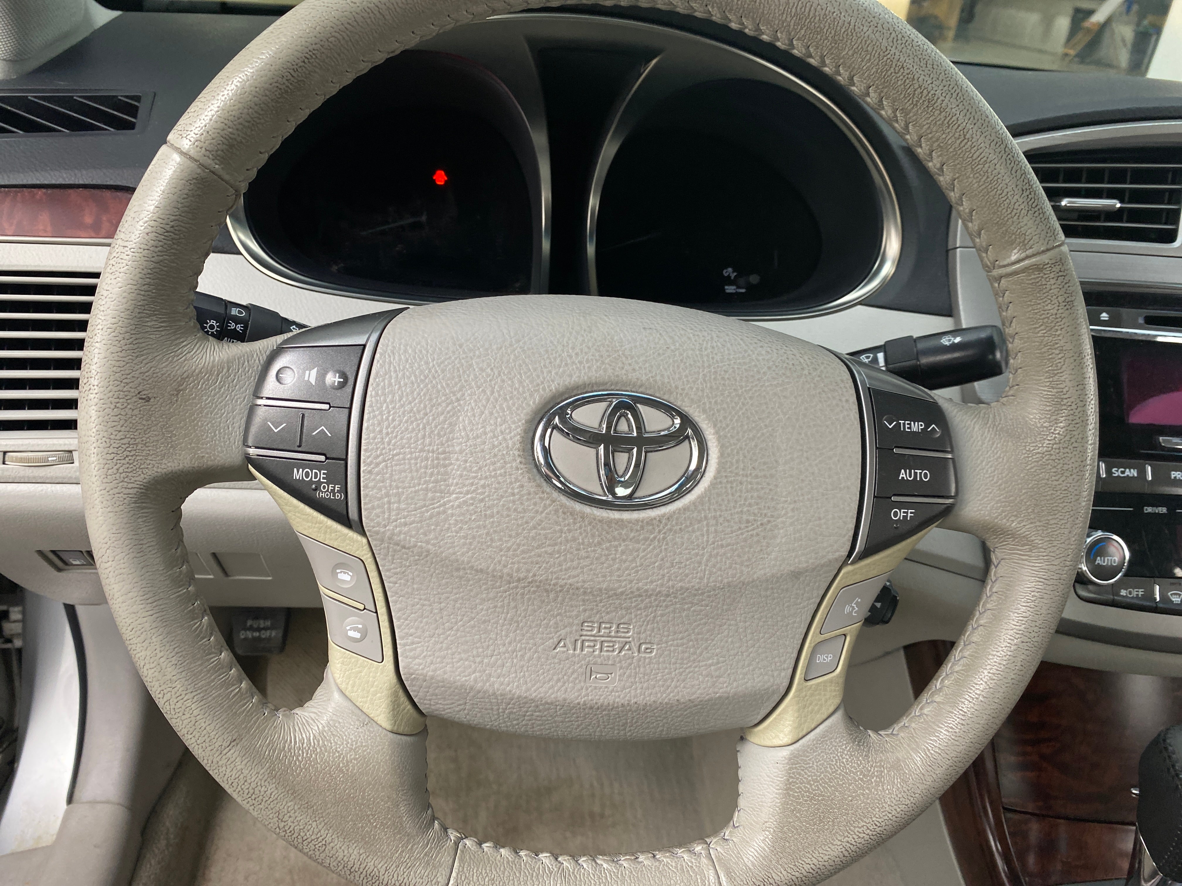 2011 Toyota Avalon Base 4