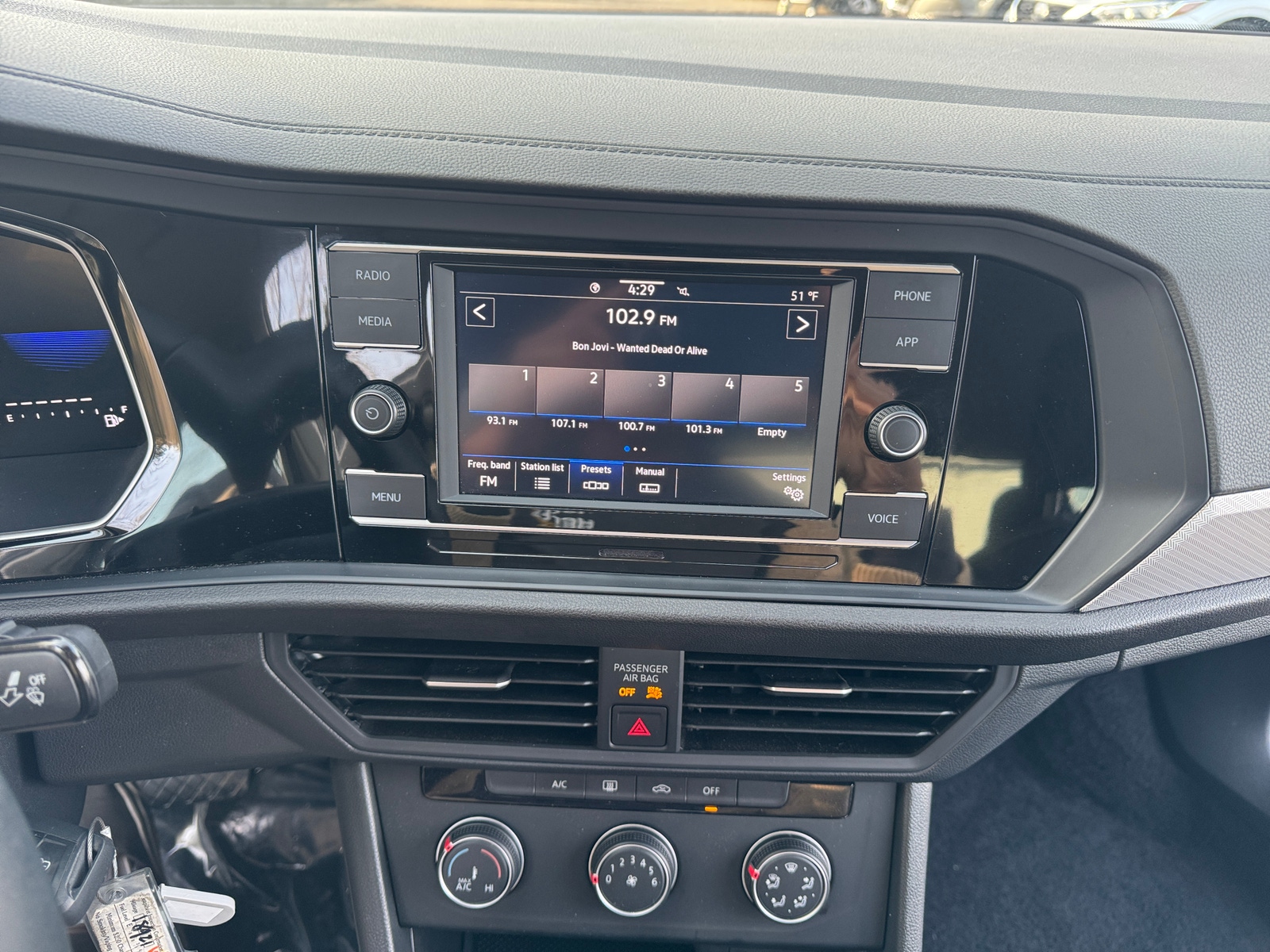 Thumbnail: 2024 Volkswagen Jetta - 4