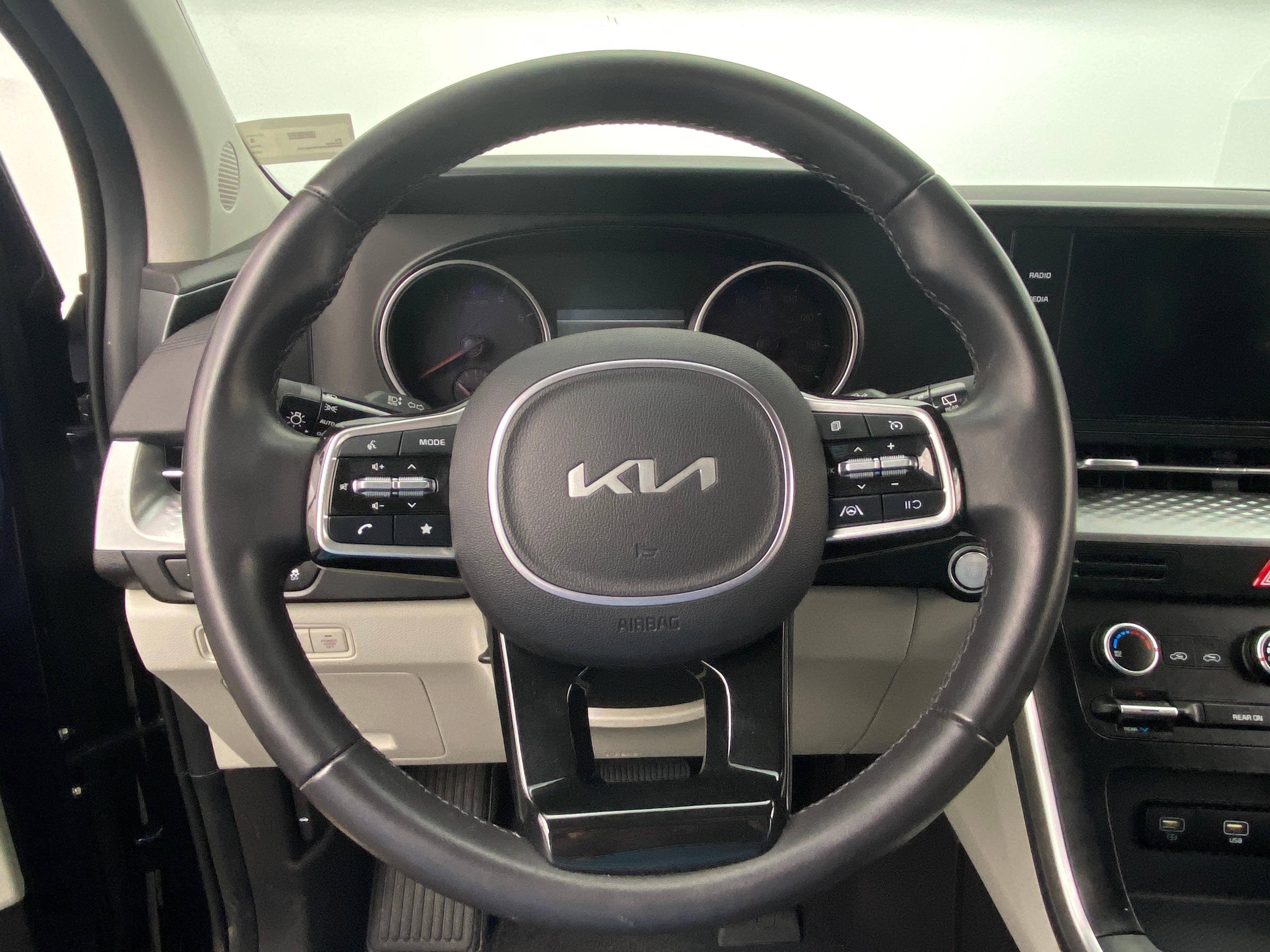 2024 Kia Carnival LX 5