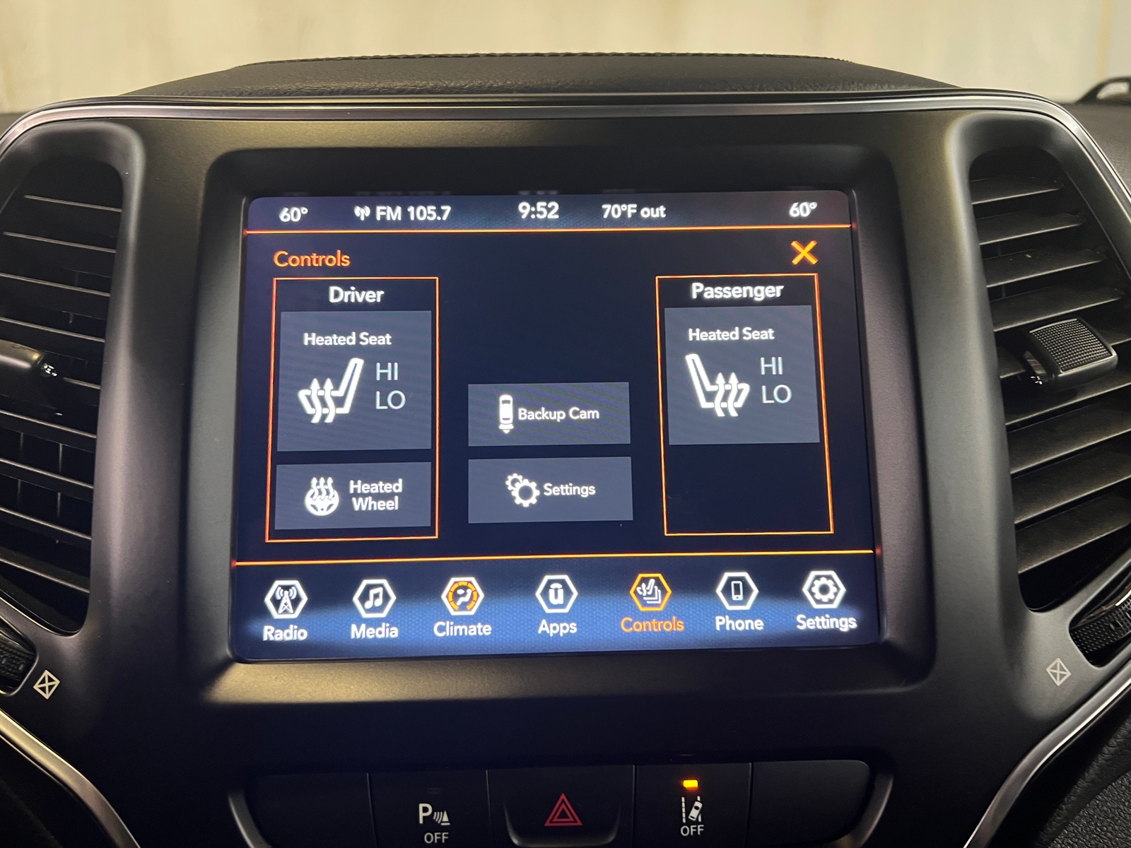 Thumbnail: 2022 Jeep Cherokee - 3