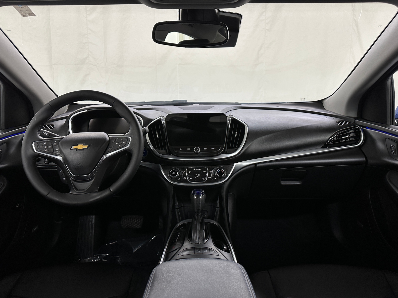 Thumbnail: 2017 Chevrolet Volt - 2