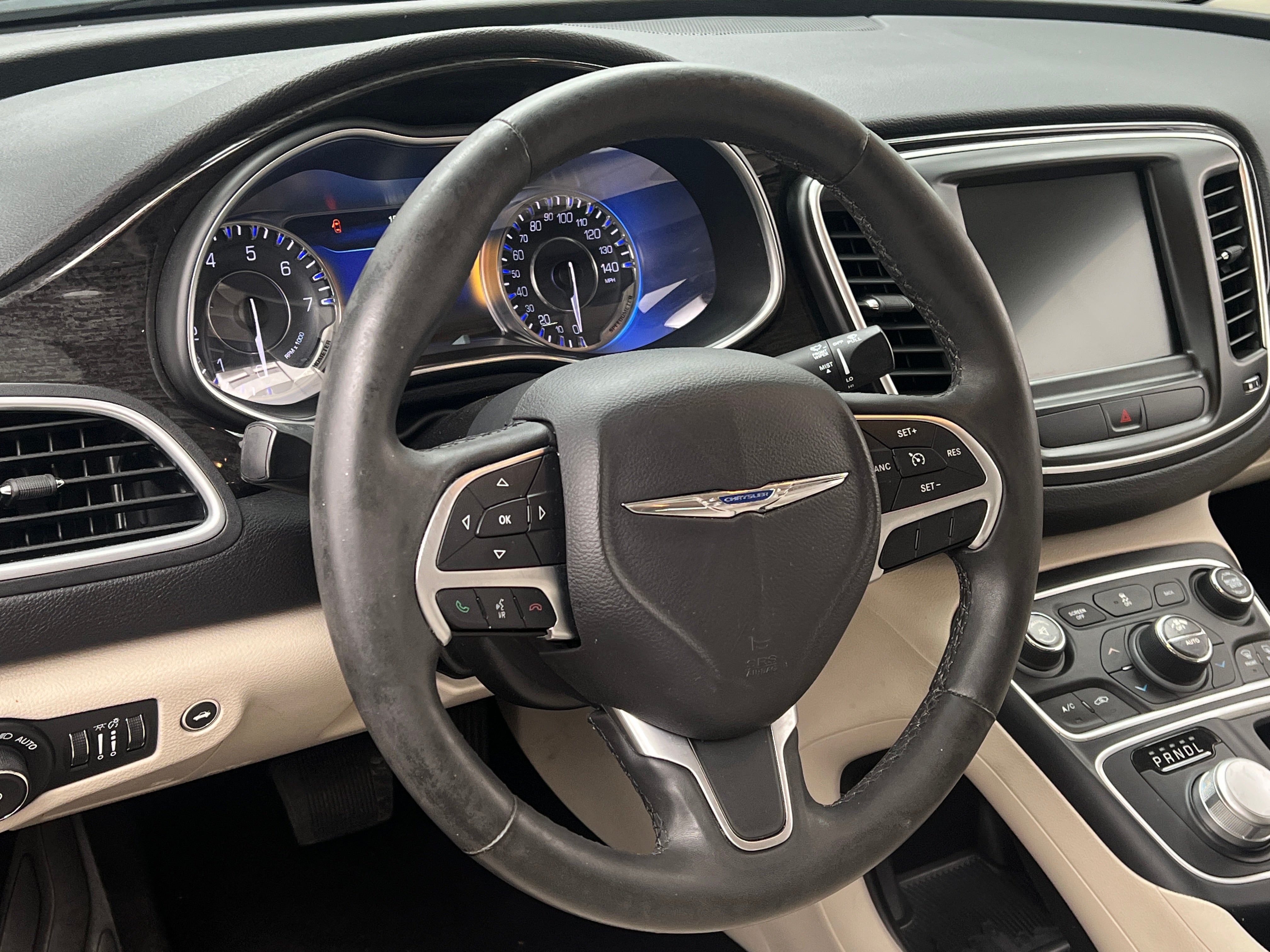 2016 Chrysler 200 C 4