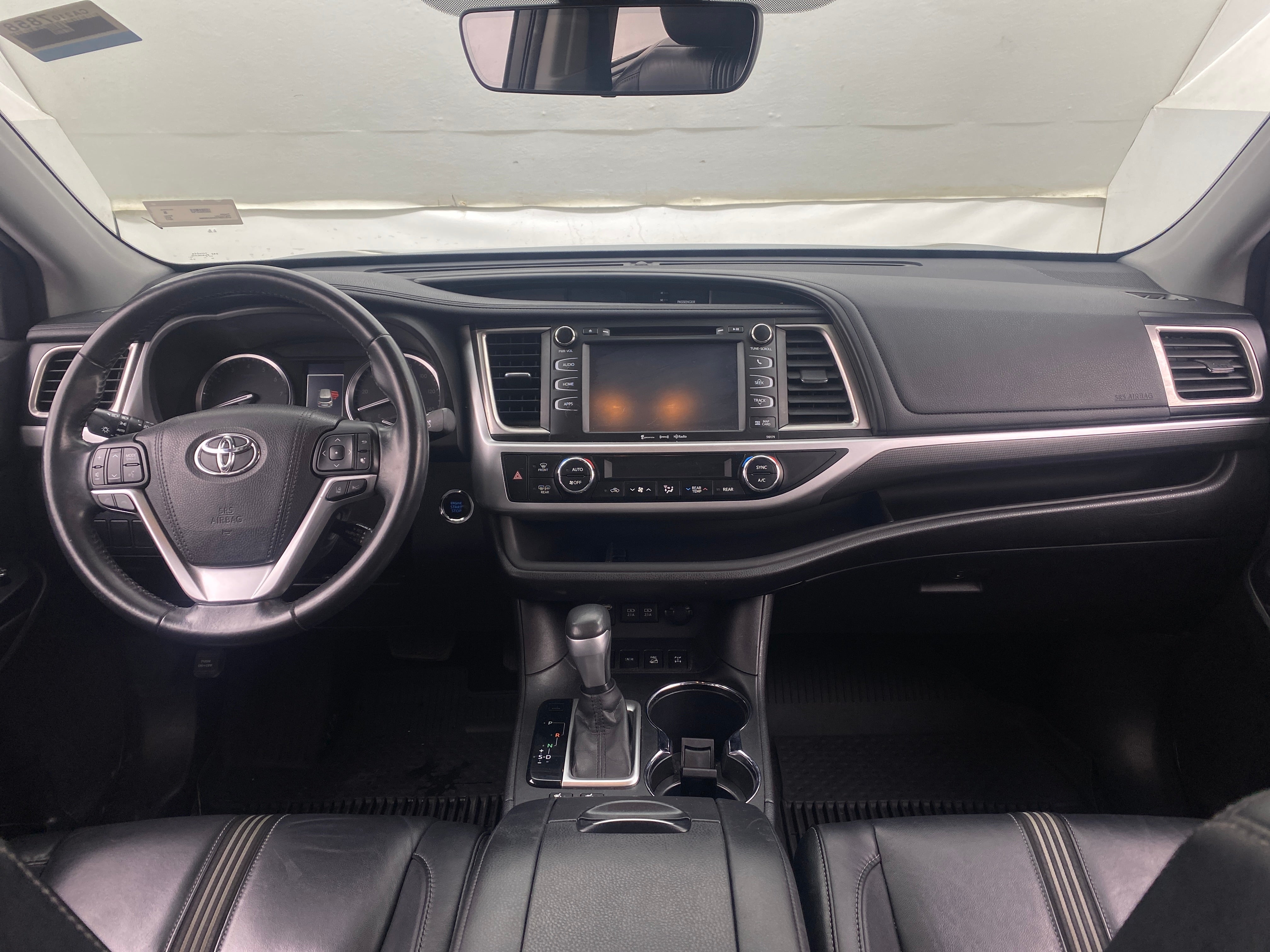 2017 Toyota Highlander SE 2