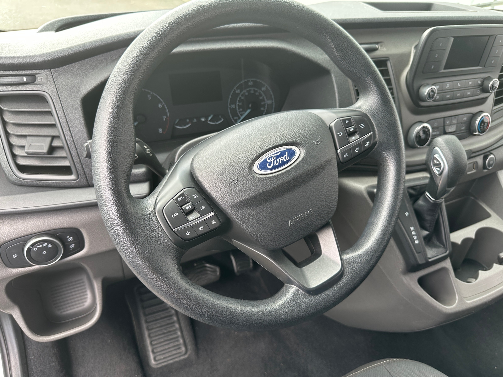 Thumbnail: 2020 Ford Econoline - 5