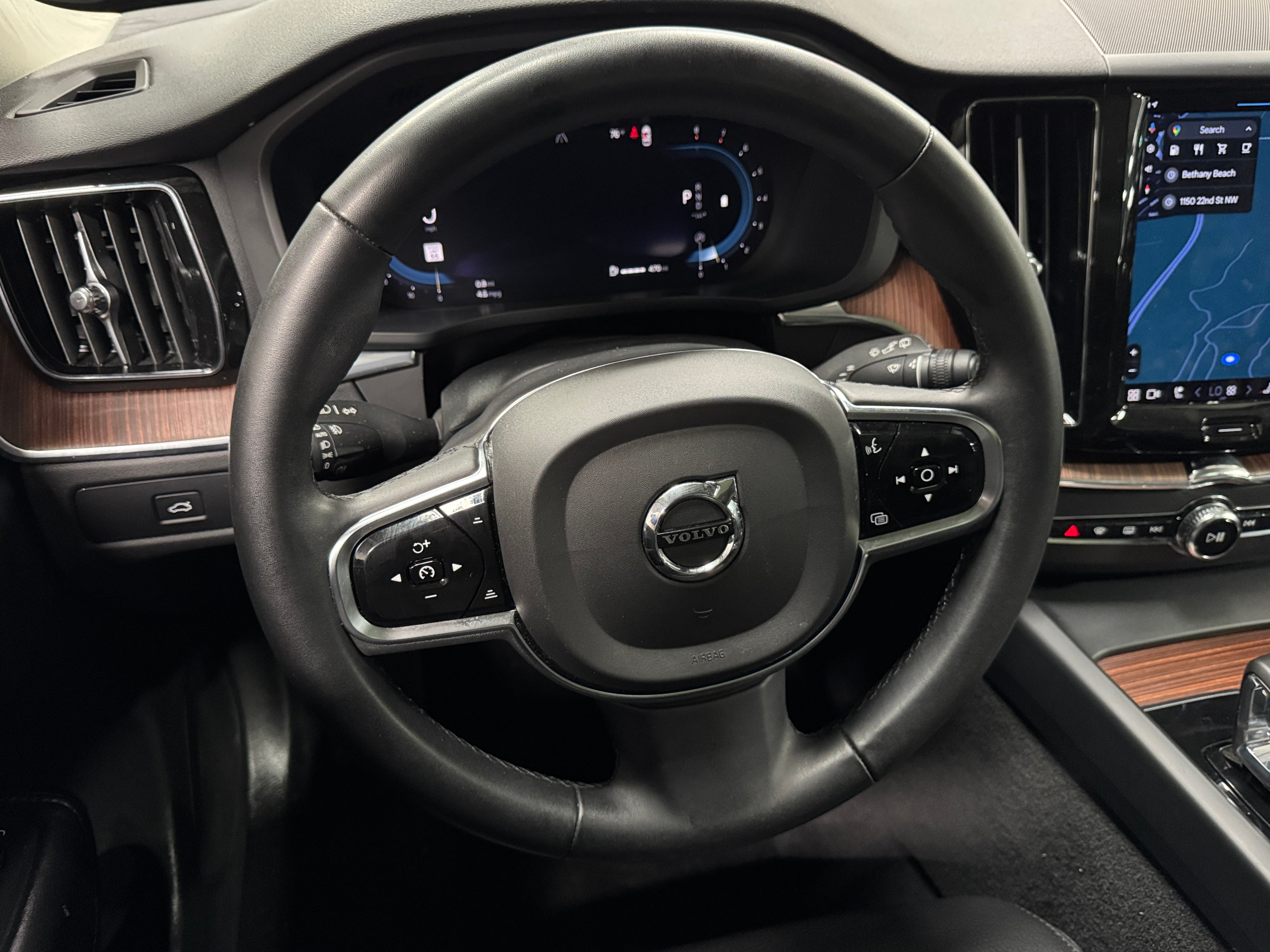 2023 Volvo XC60 B5 Plus 4