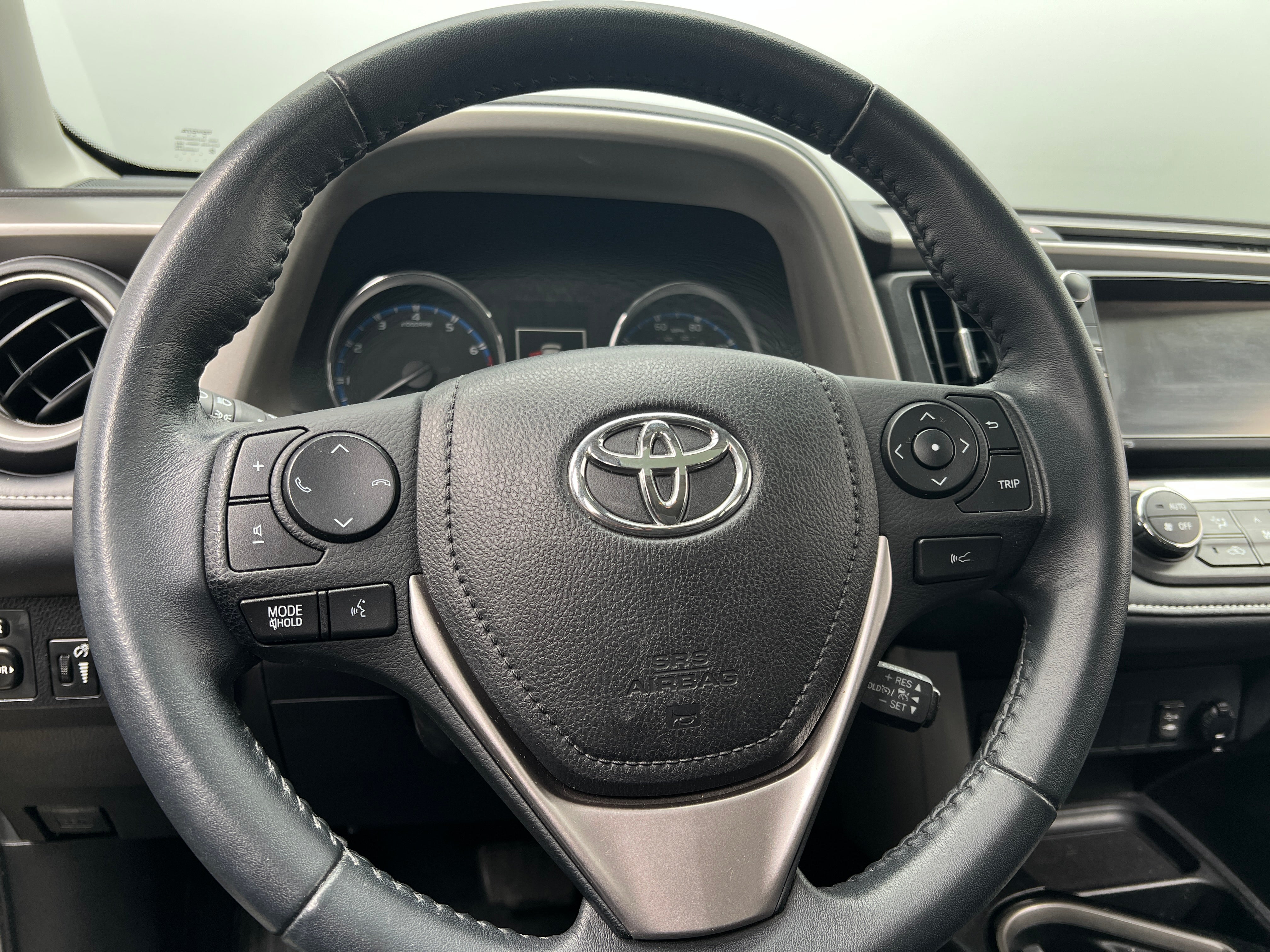 2017 Toyota RAV4 Limited 5