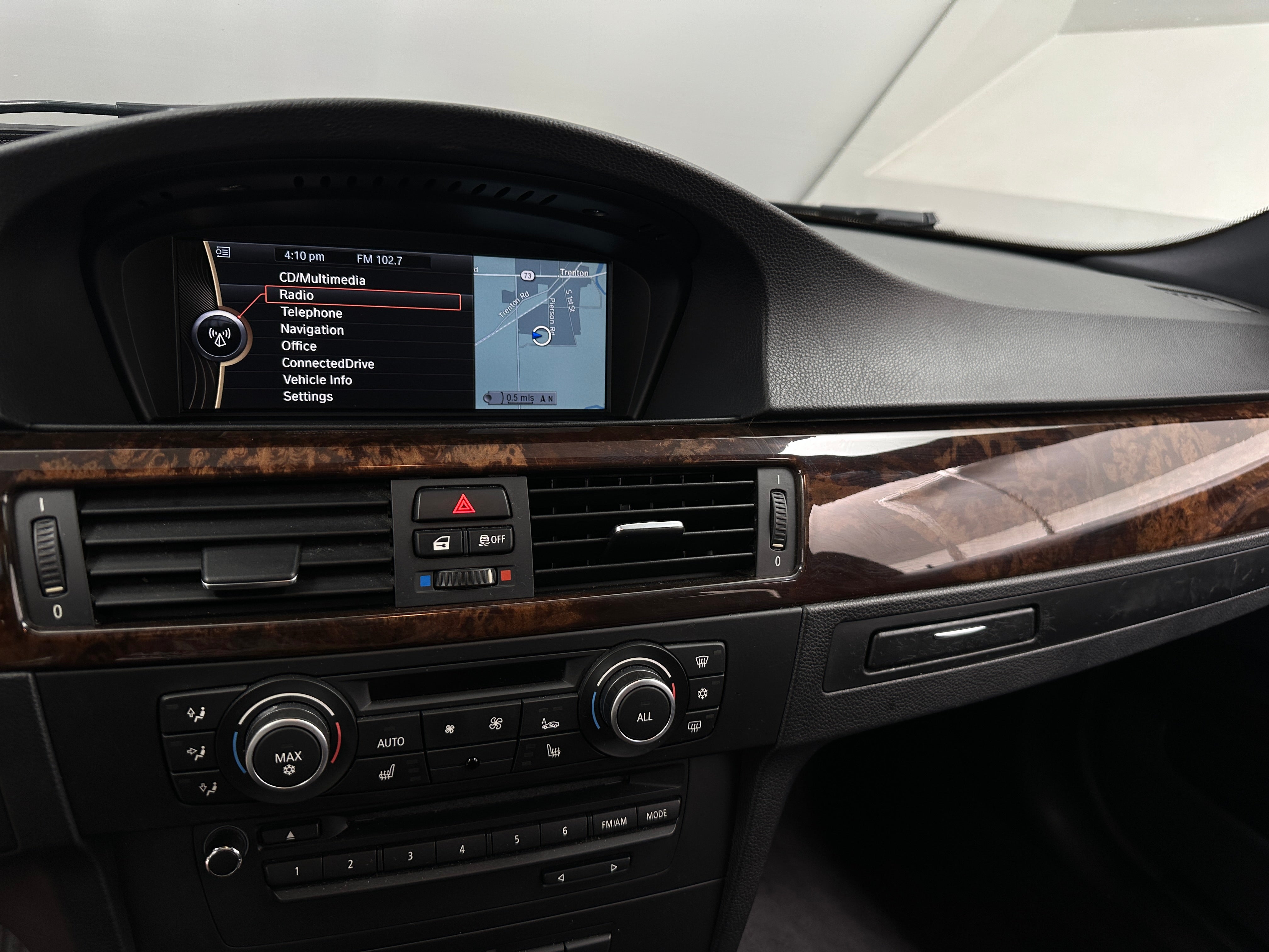 2011 BMW 3 Series 335i xDrive 3