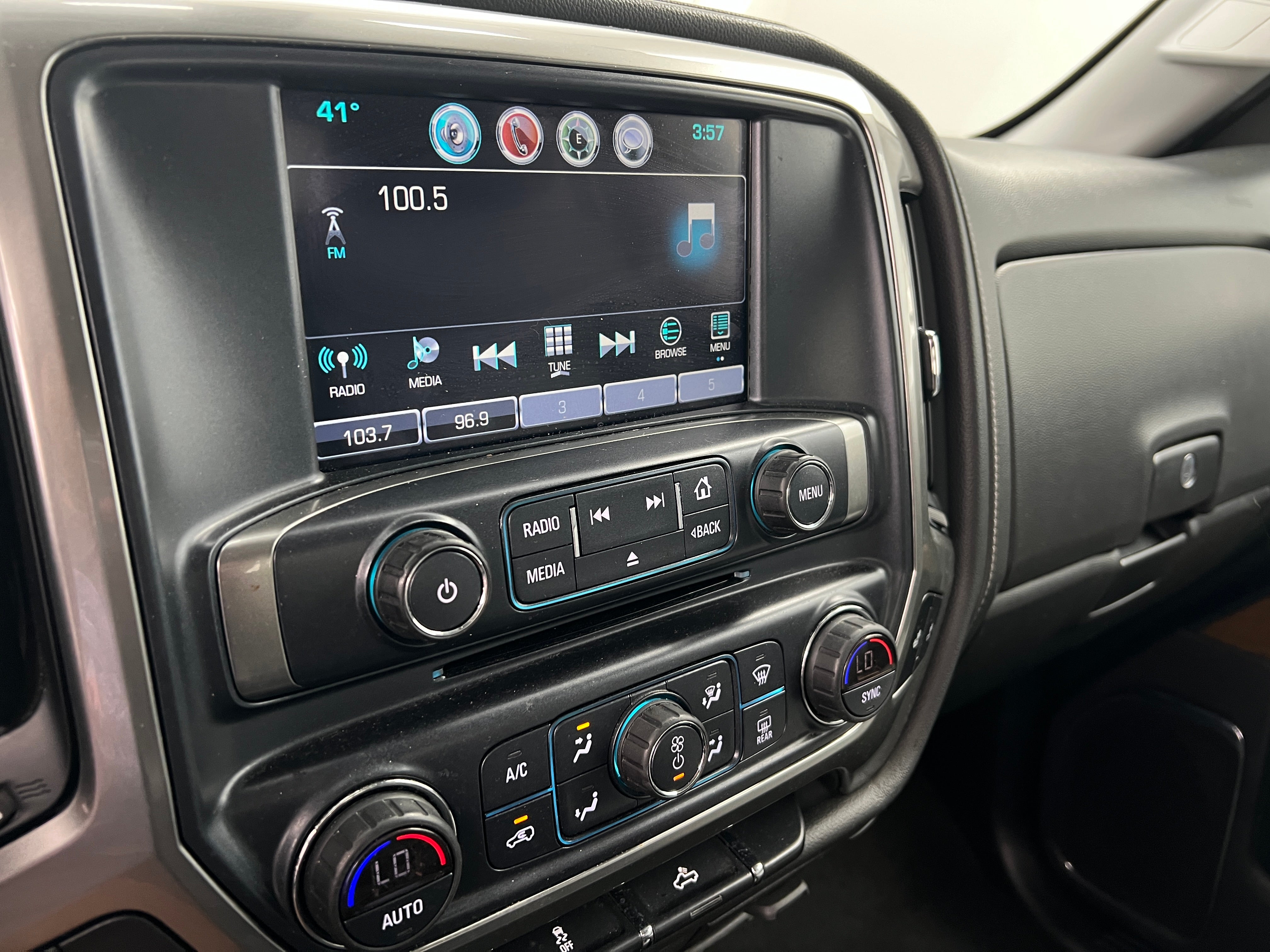 2018 Chevrolet Silverado 1500 LTZ 3