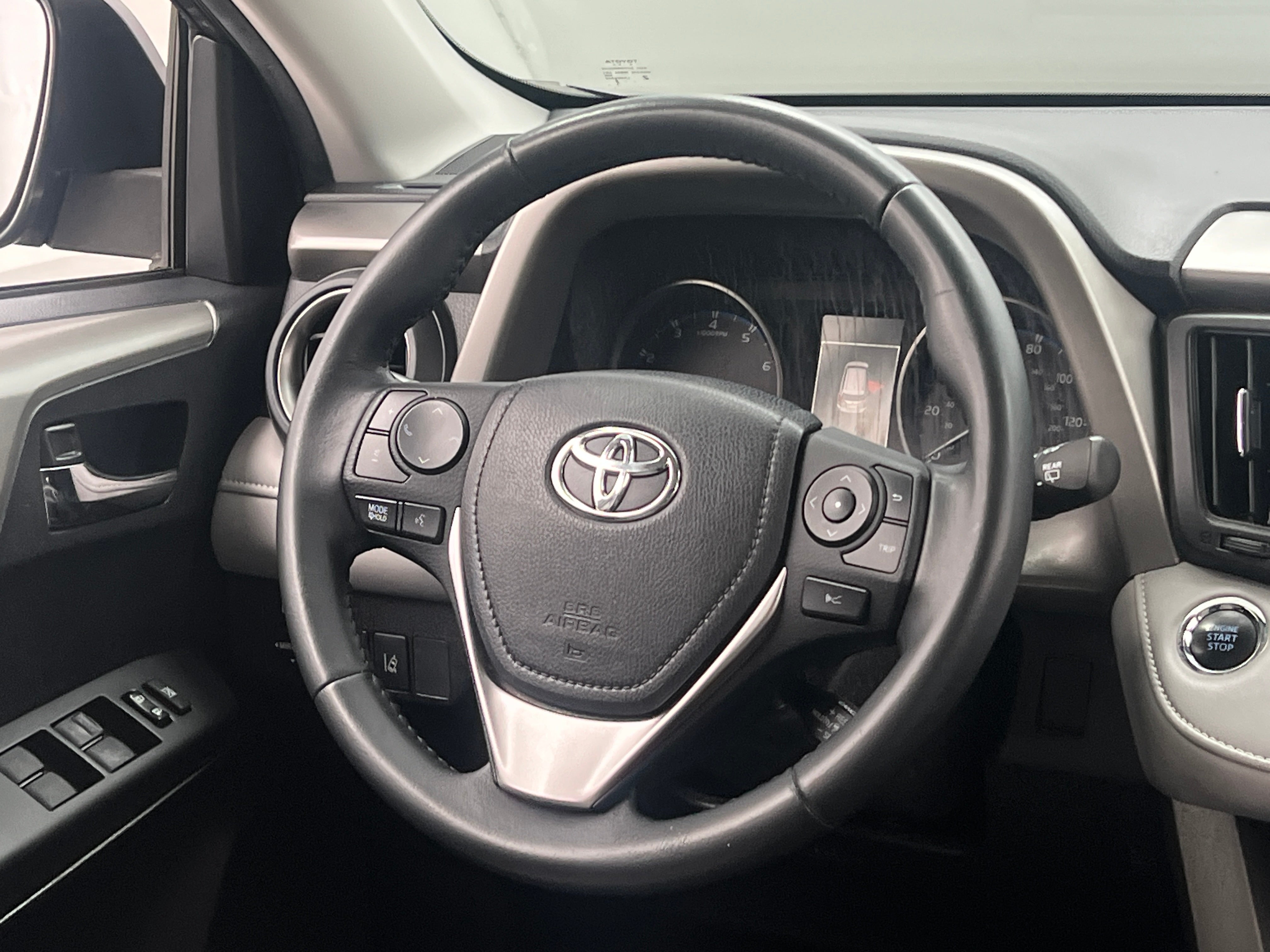 2018 Toyota RAV4 XLE 5