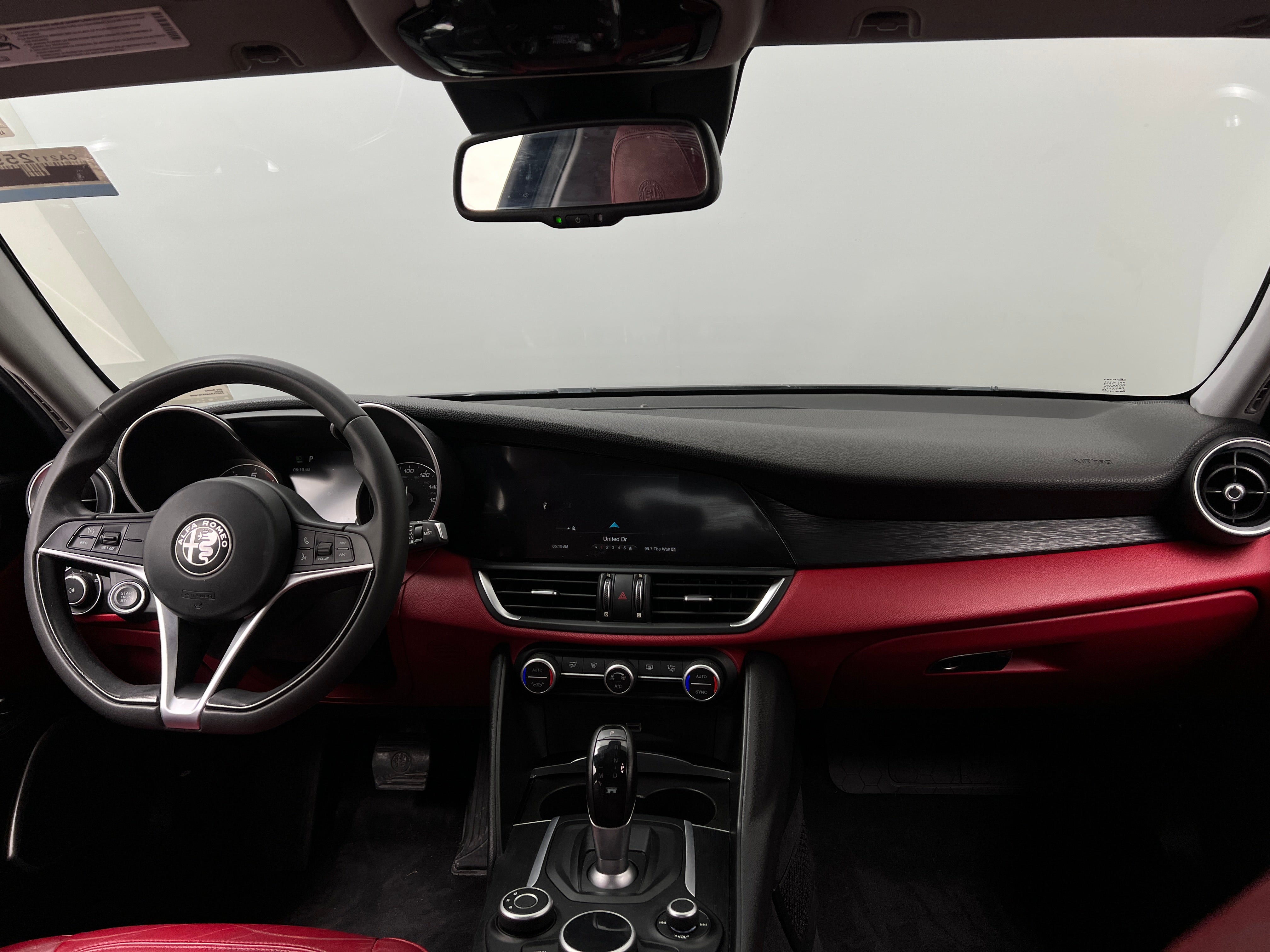 2019 Alfa Romeo Giulia Base 2