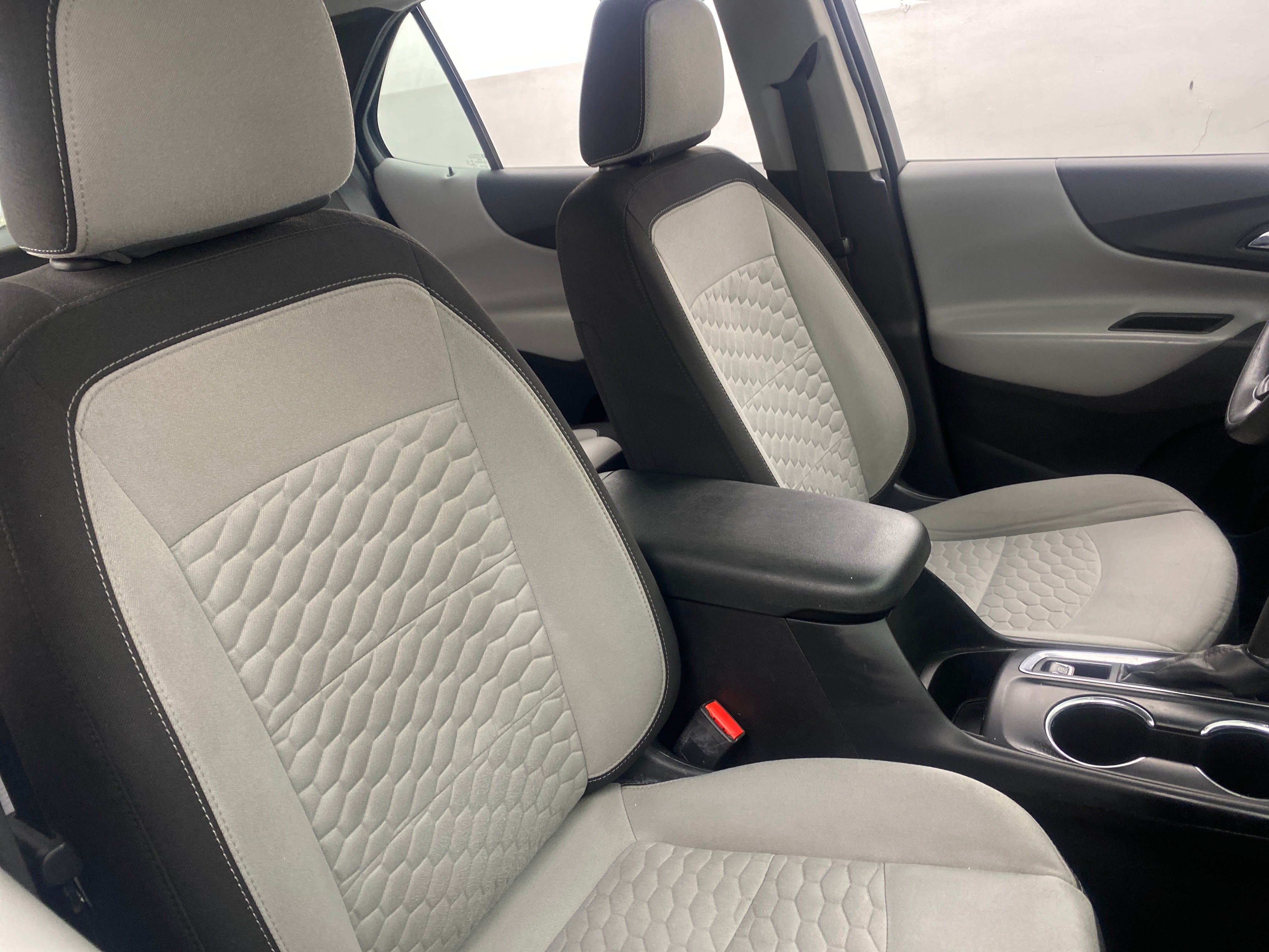 2021 Chevrolet Equinox LS 2
