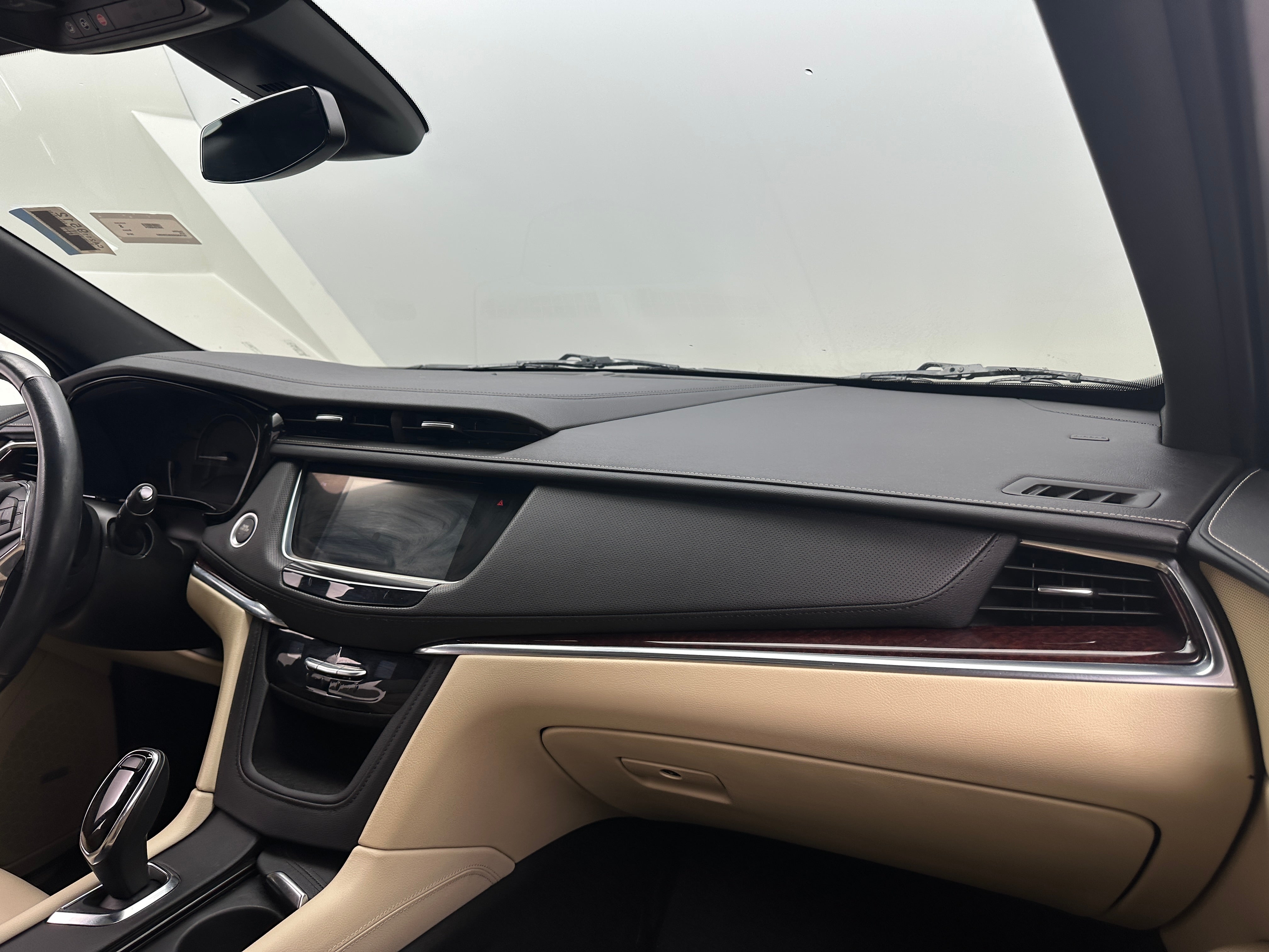 2019 Cadillac XT5 Luxury 2