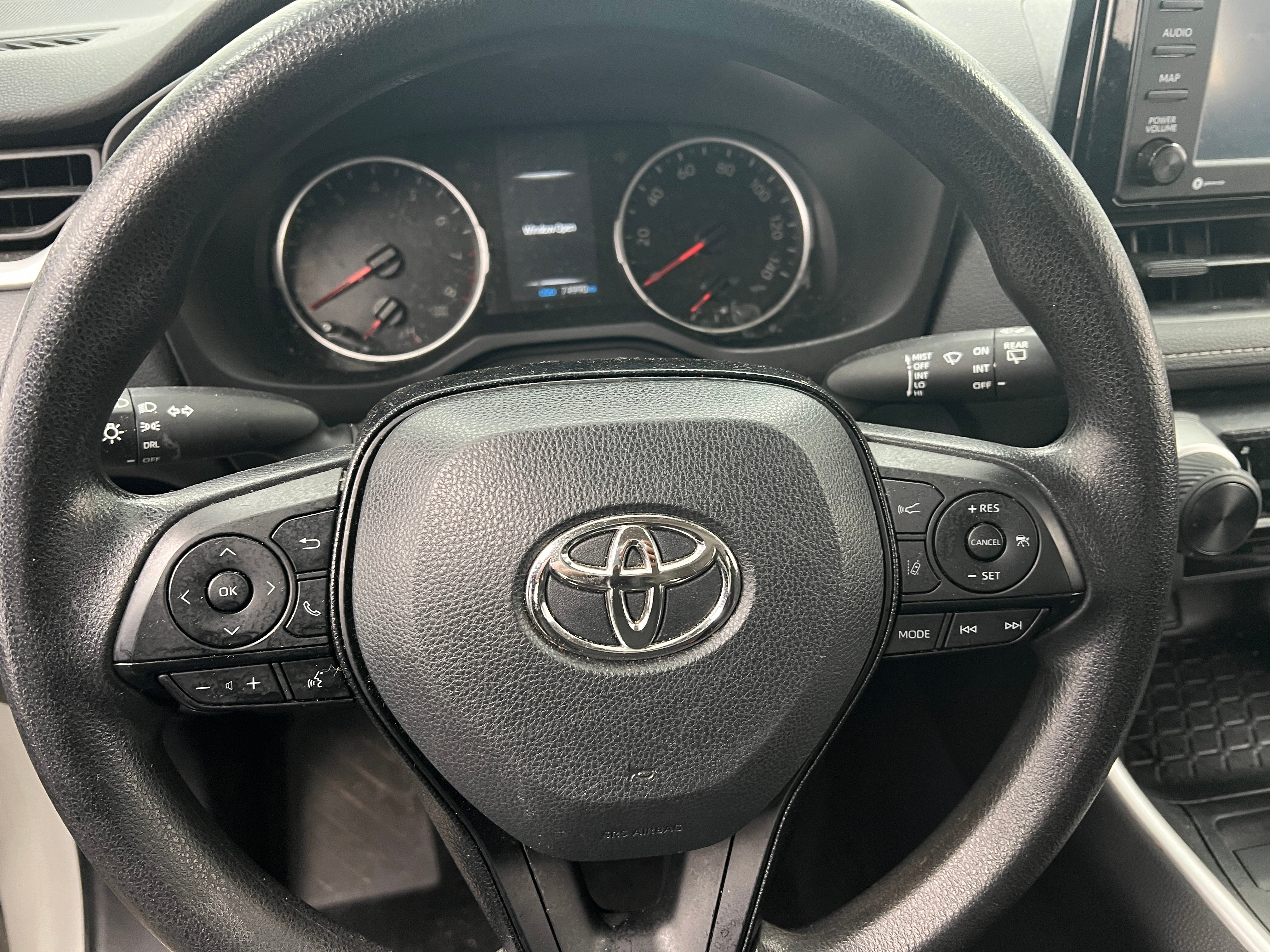 2020 Toyota RAV4 LE 5