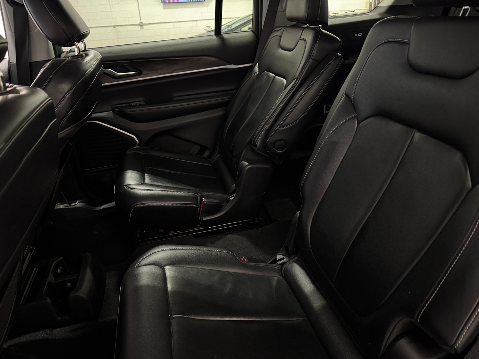 Thumbnail: 2022 Jeep Grand Cherokee L - 5