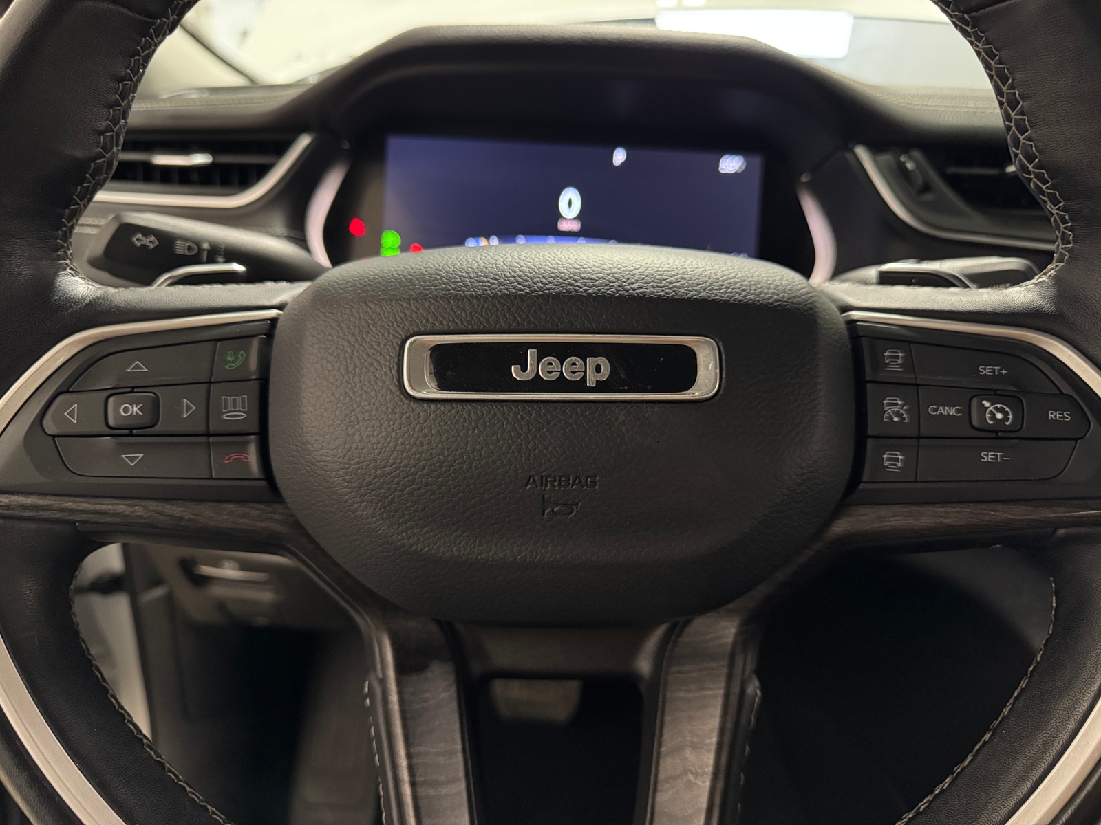 Thumbnail: 2022 Jeep Grand Cherokee L - 4