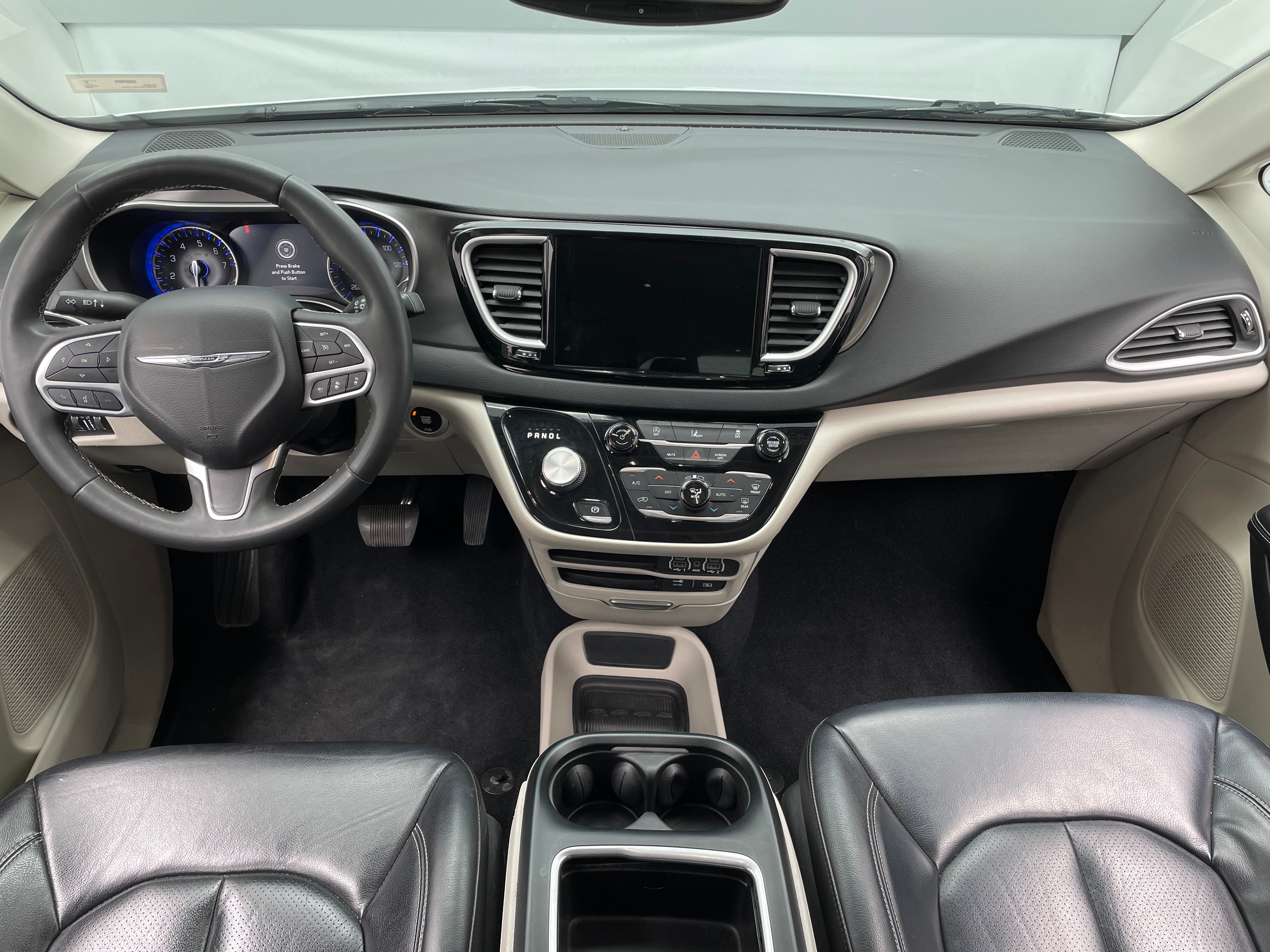 2022 Chrysler Pacifica Touring L 2