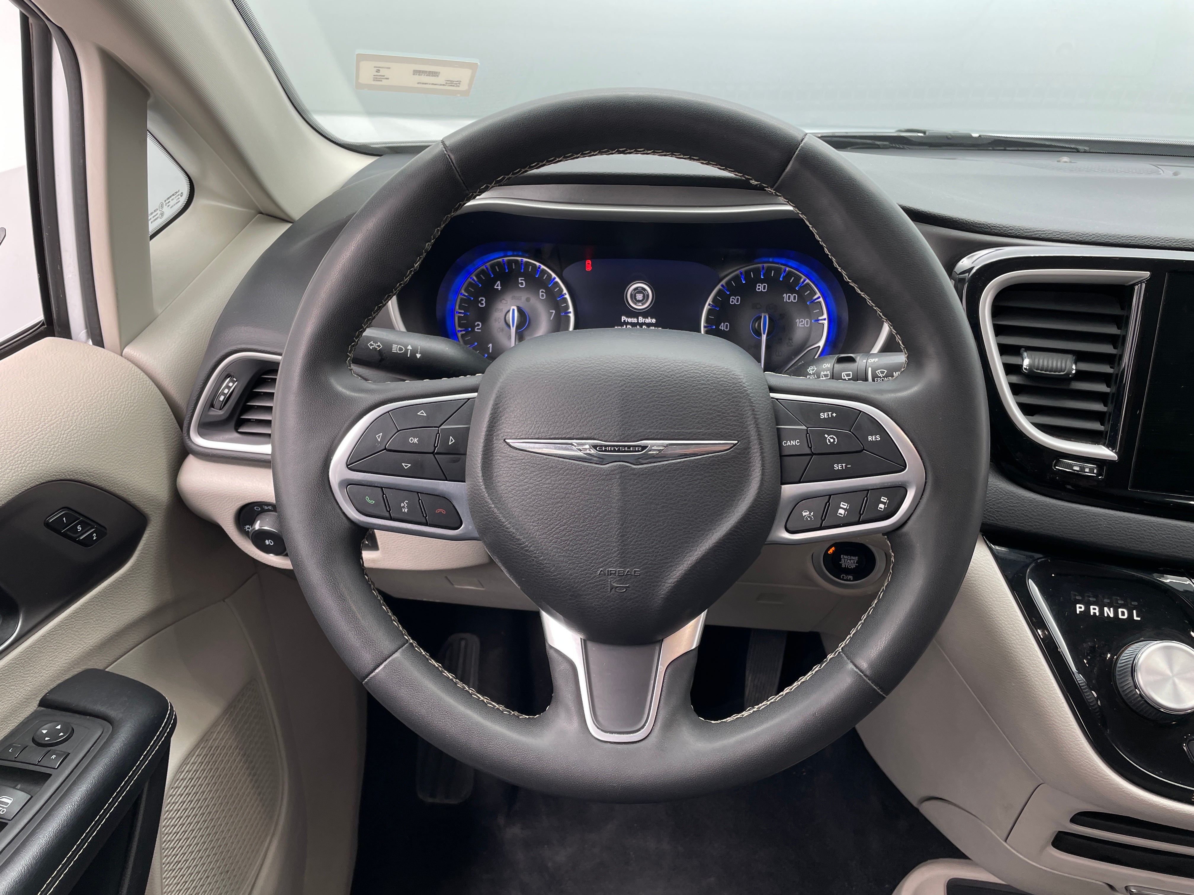 2022 Chrysler Pacifica Touring L 4