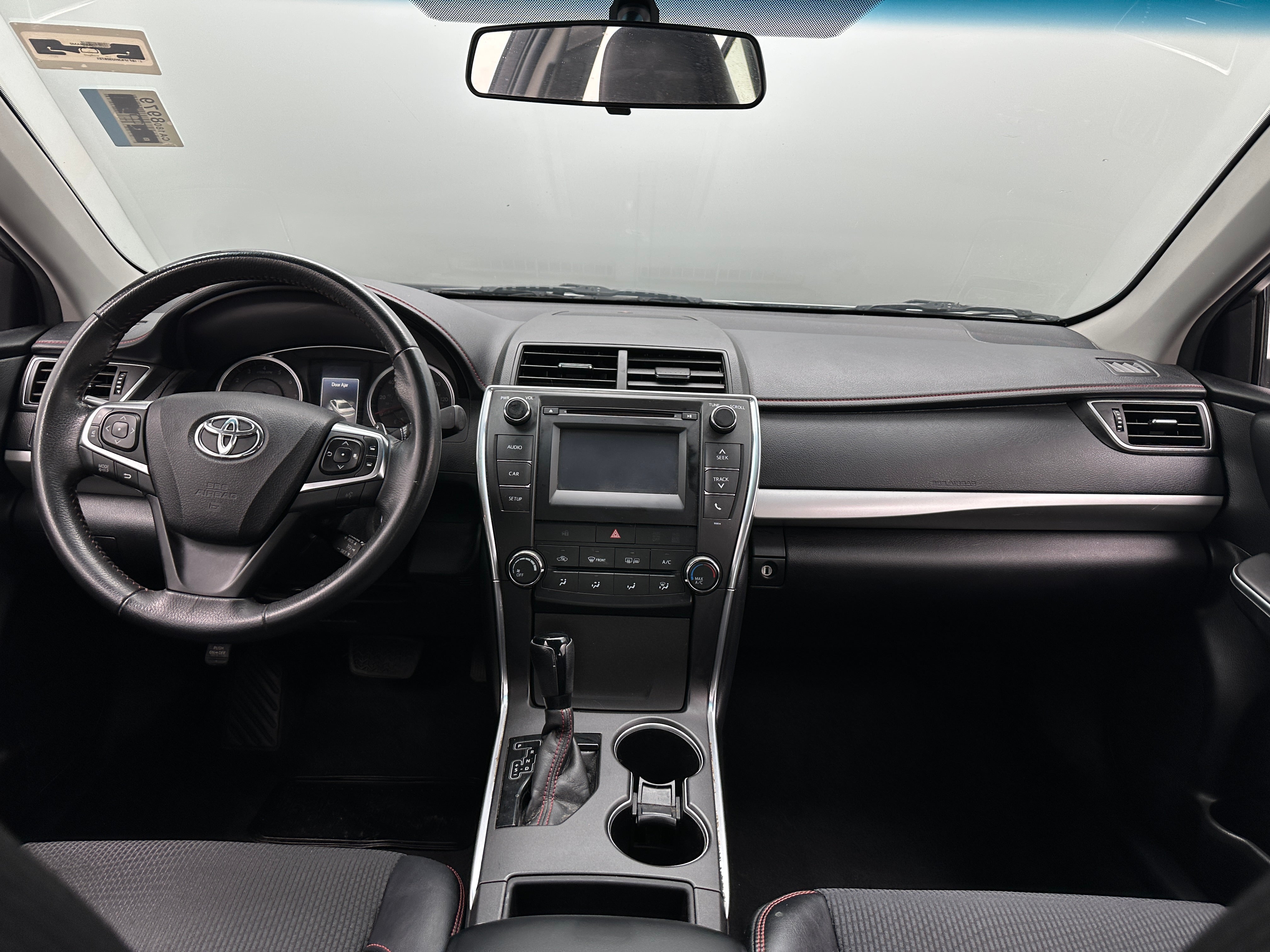 2017 Toyota Camry SE 3