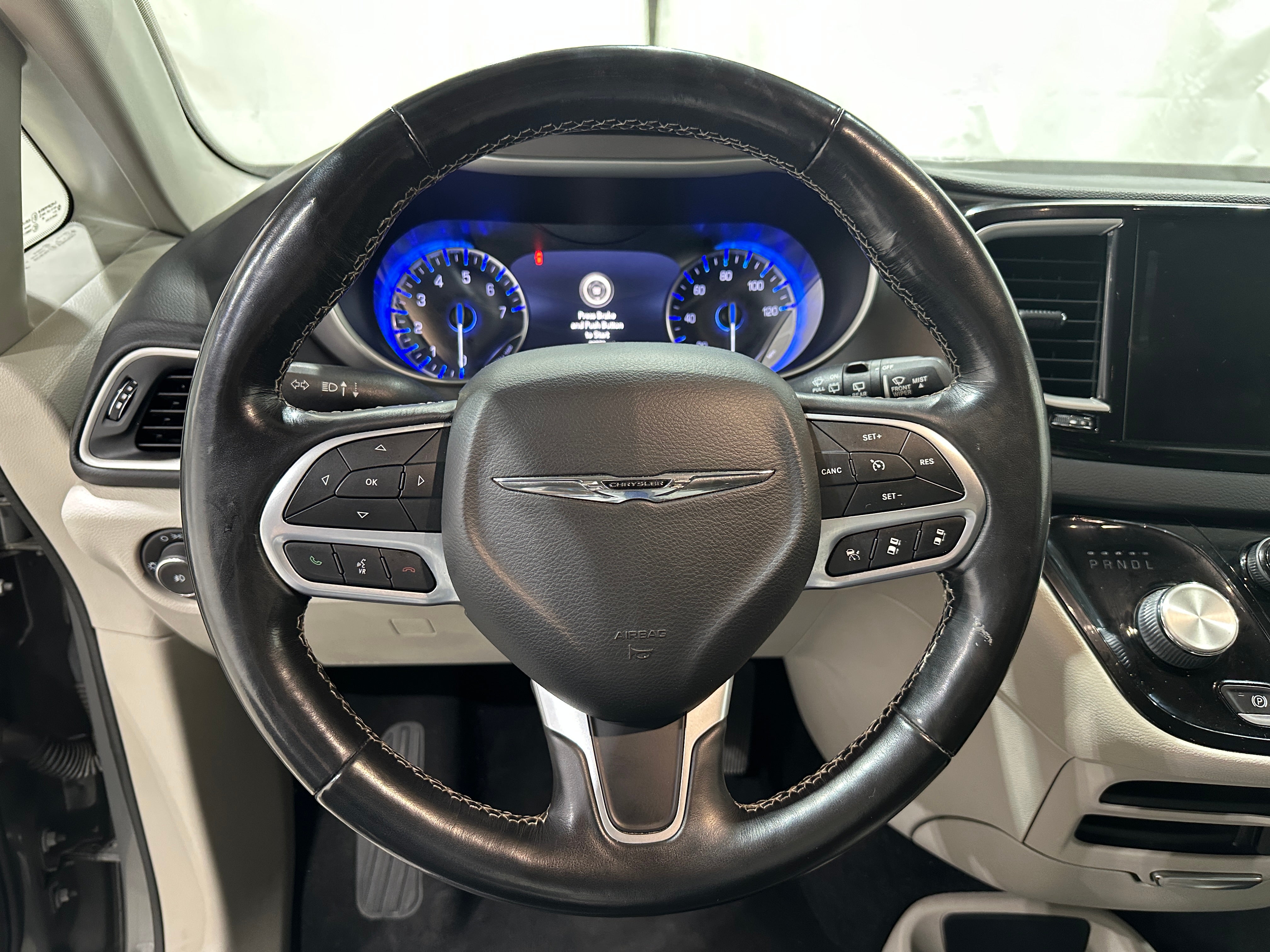 2022 Chrysler Pacifica Touring L 5