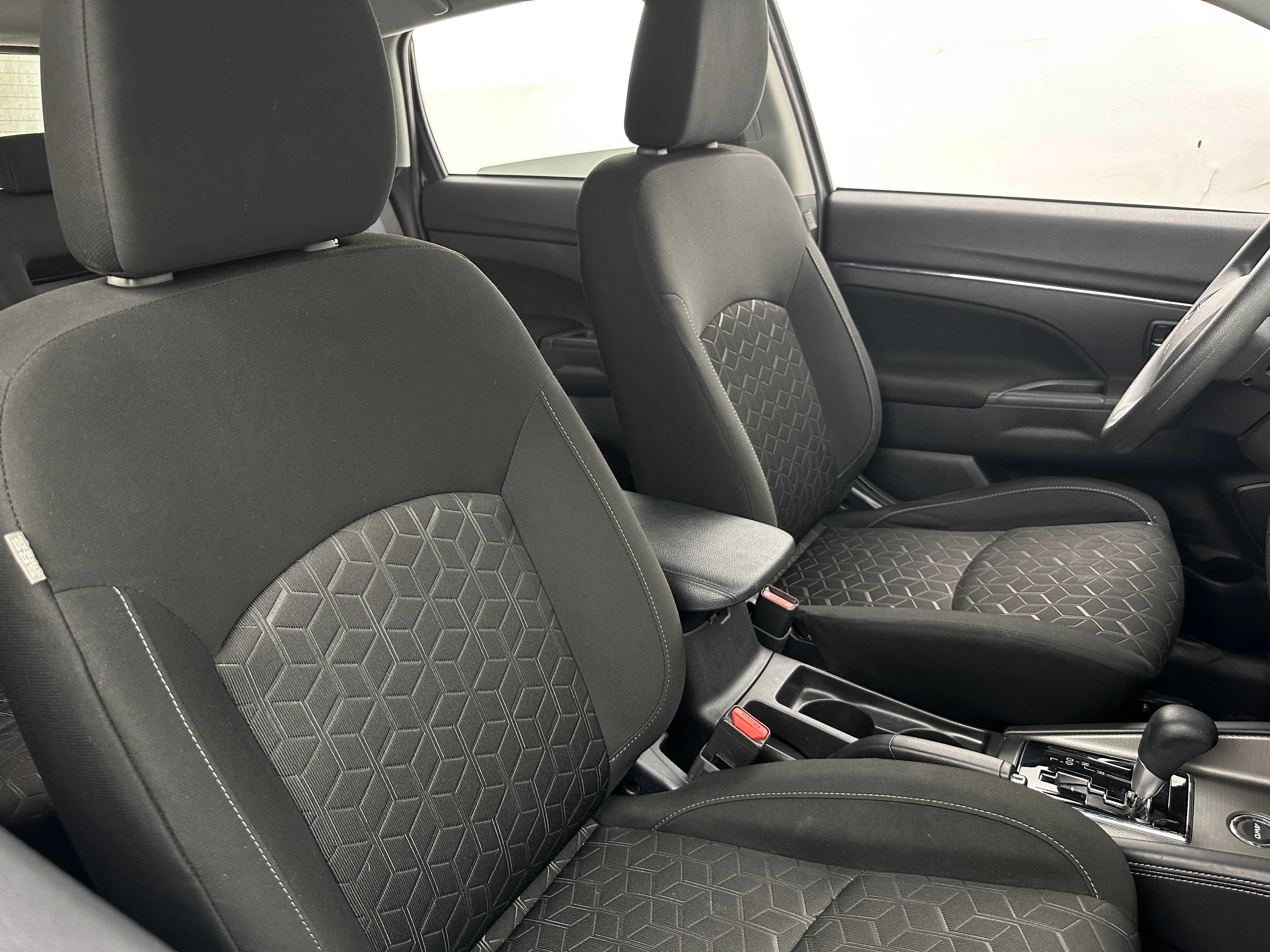 2023 Mitsubishi Outlander Sport ES 2