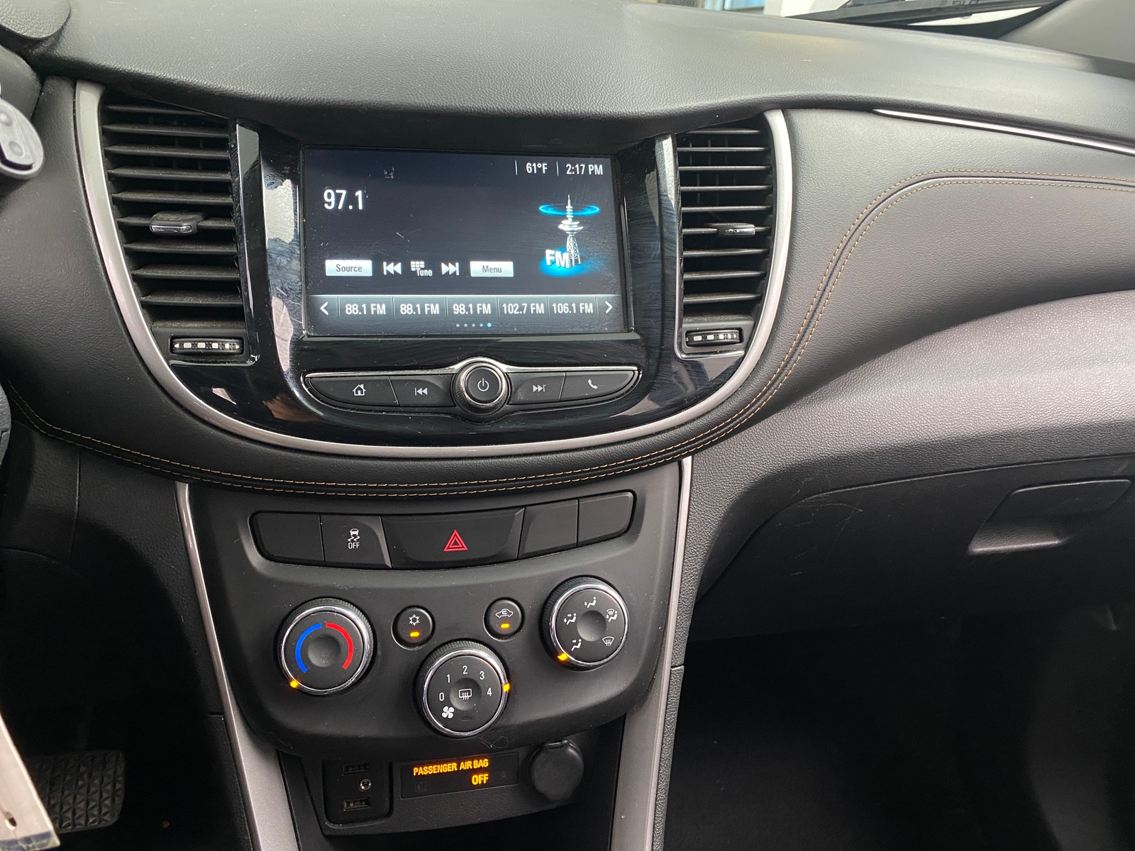 Thumbnail: 2017 Chevrolet Trax - 4