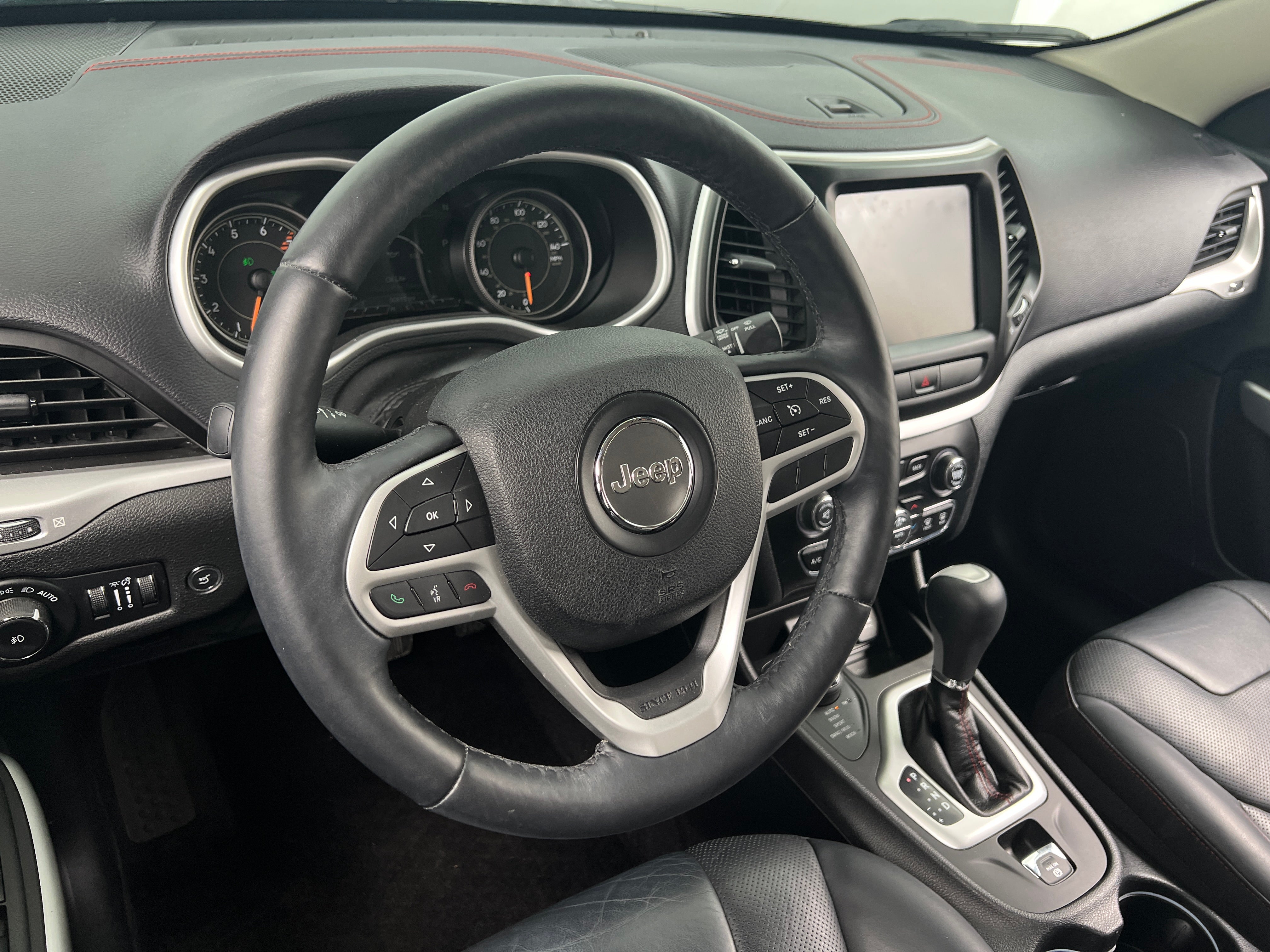 2017 Jeep Cherokee Trailhawk 2